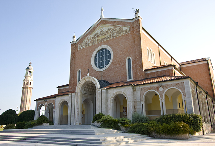 Santuario Madonna di Rosa Santuario Madonna di Rosa