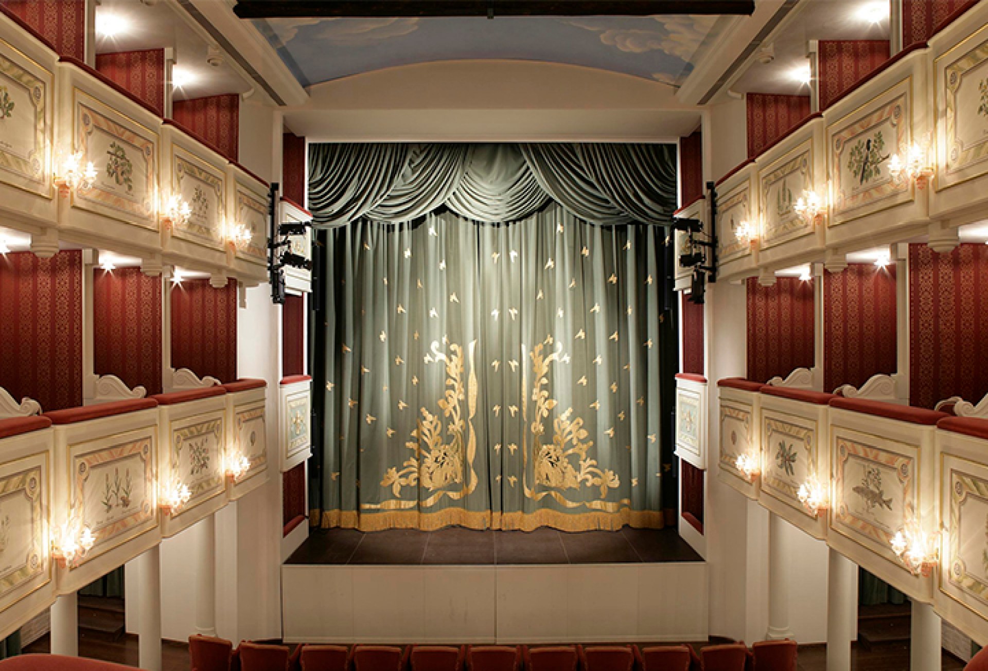 Antico Teatro Sociale “Gian Giacomo Arrigoni” Antico Teatro Sociale “Gian Giacomo Arrigoni”