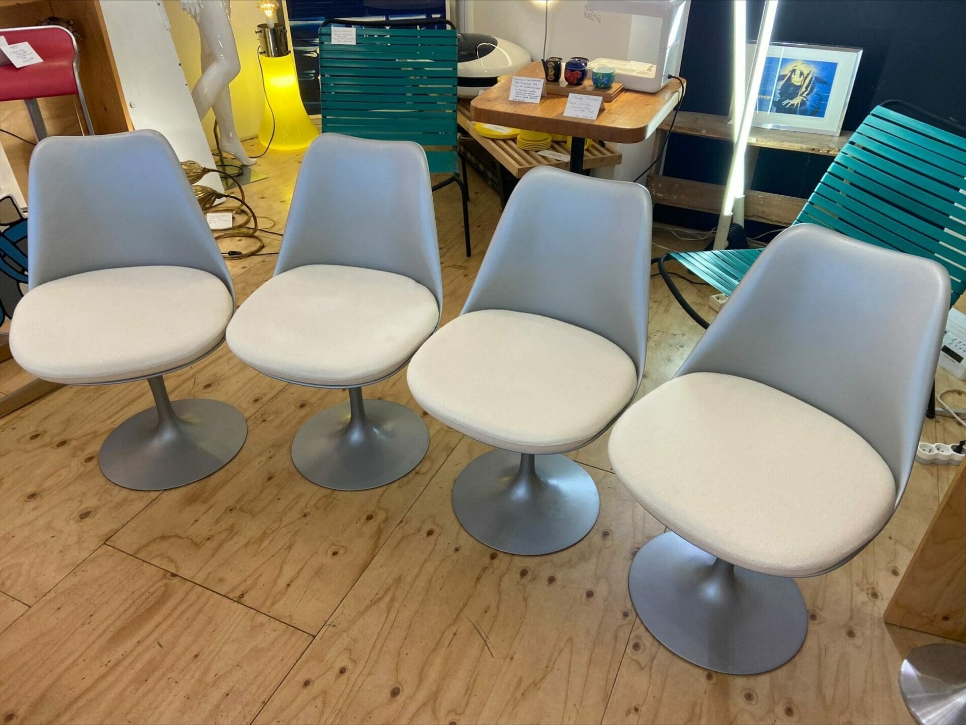 Eero Saarinen – 4 chaises « Tulipe » occasion