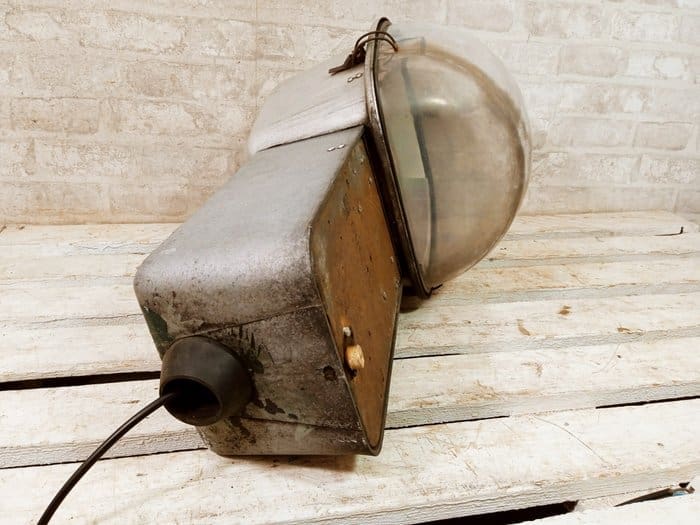 lampadaires anciens – Industrial – Acier, Aluminium, En alliage, Plastique – Enchères
