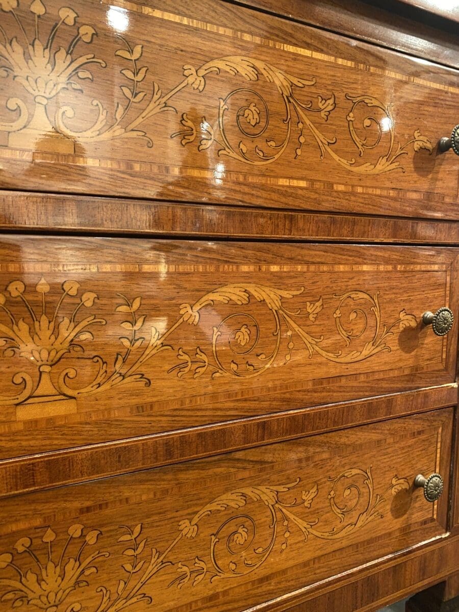 Commode dans le style Louis XVI – Occasion
