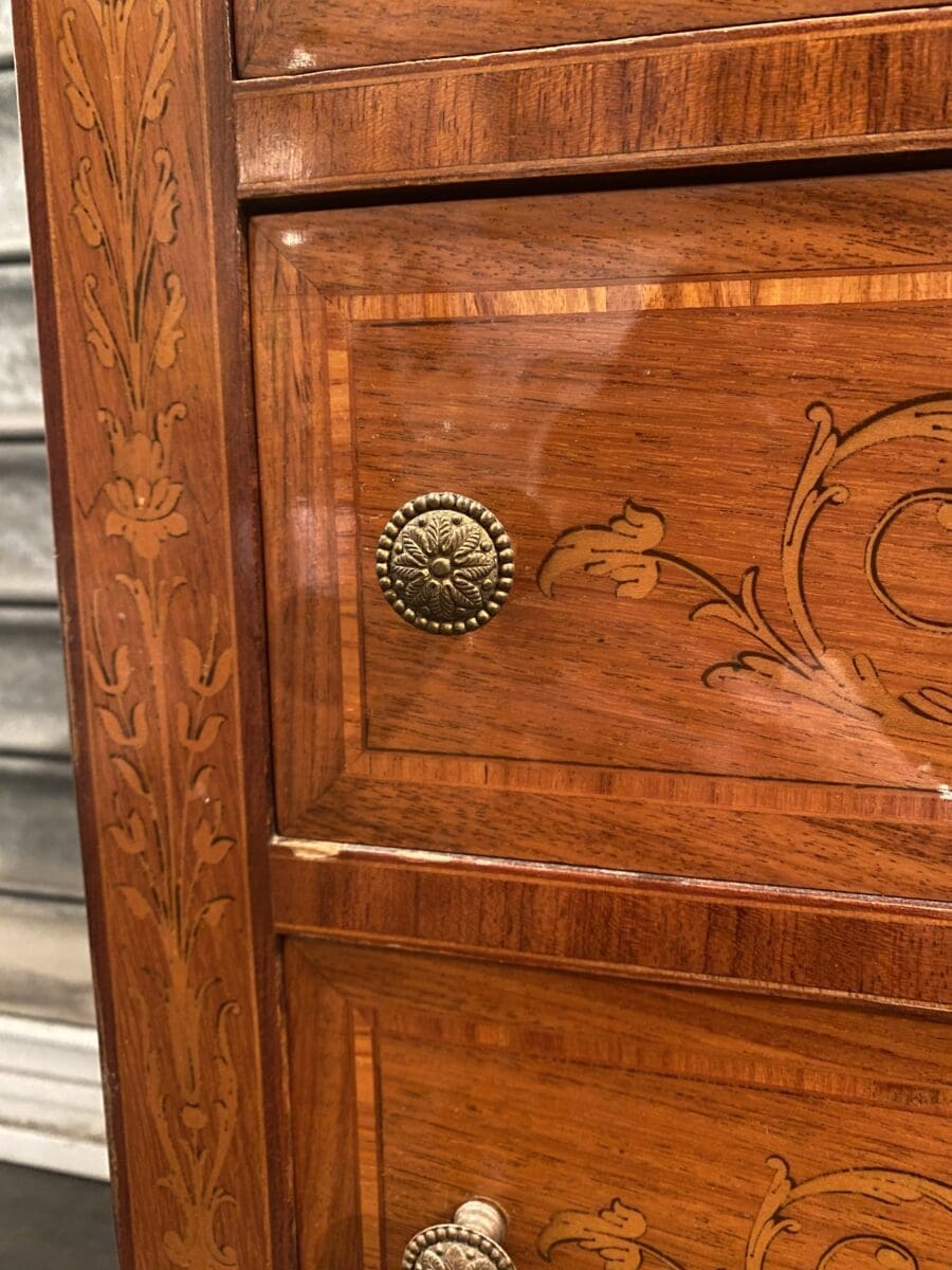 Commode dans le style Louis XVI – Occasion