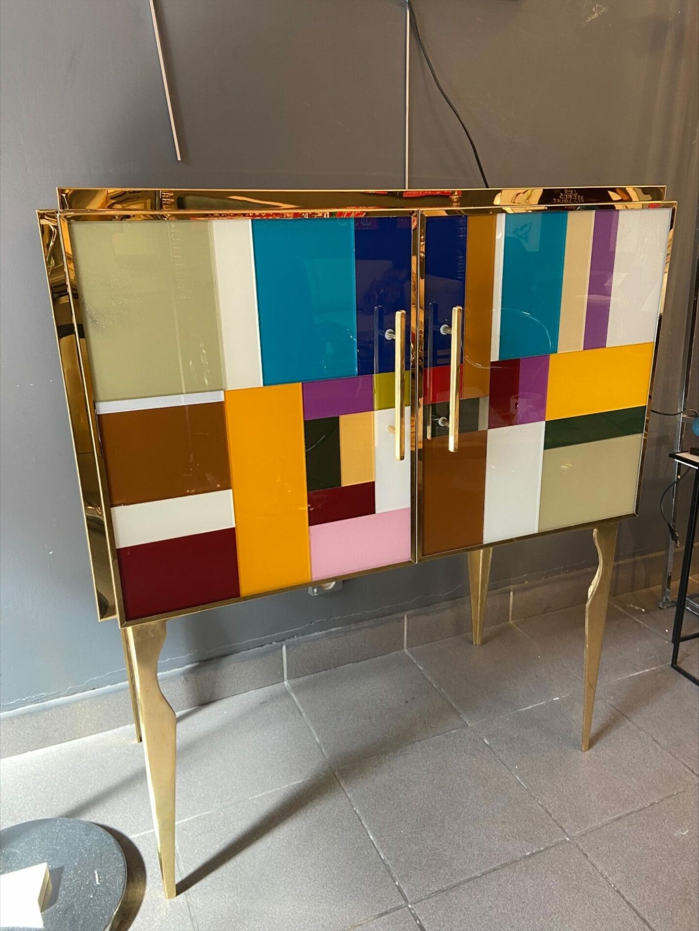 Cabinet en Laiton et Verre – Design Italien, Circa 1980