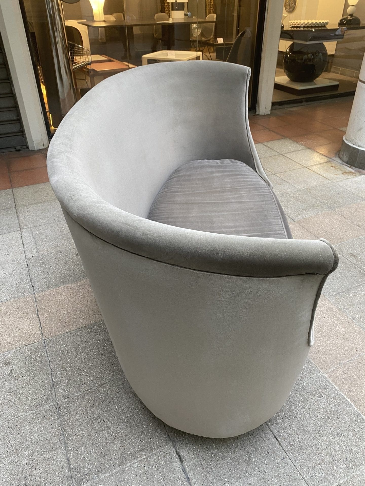 Canapé Moroso velour Gris Souris