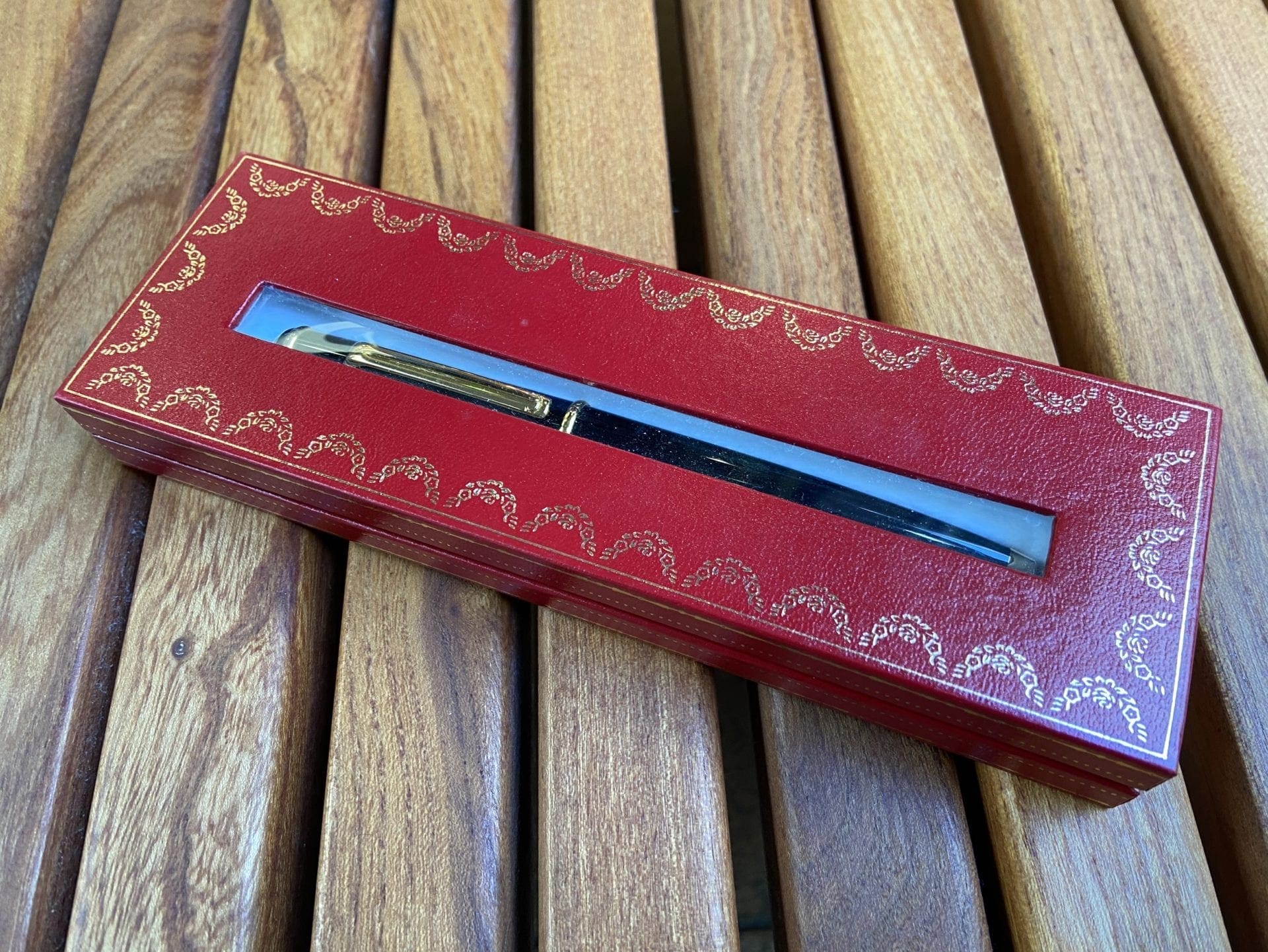 Cartier – Stylo à bille modèle “Diabolo”