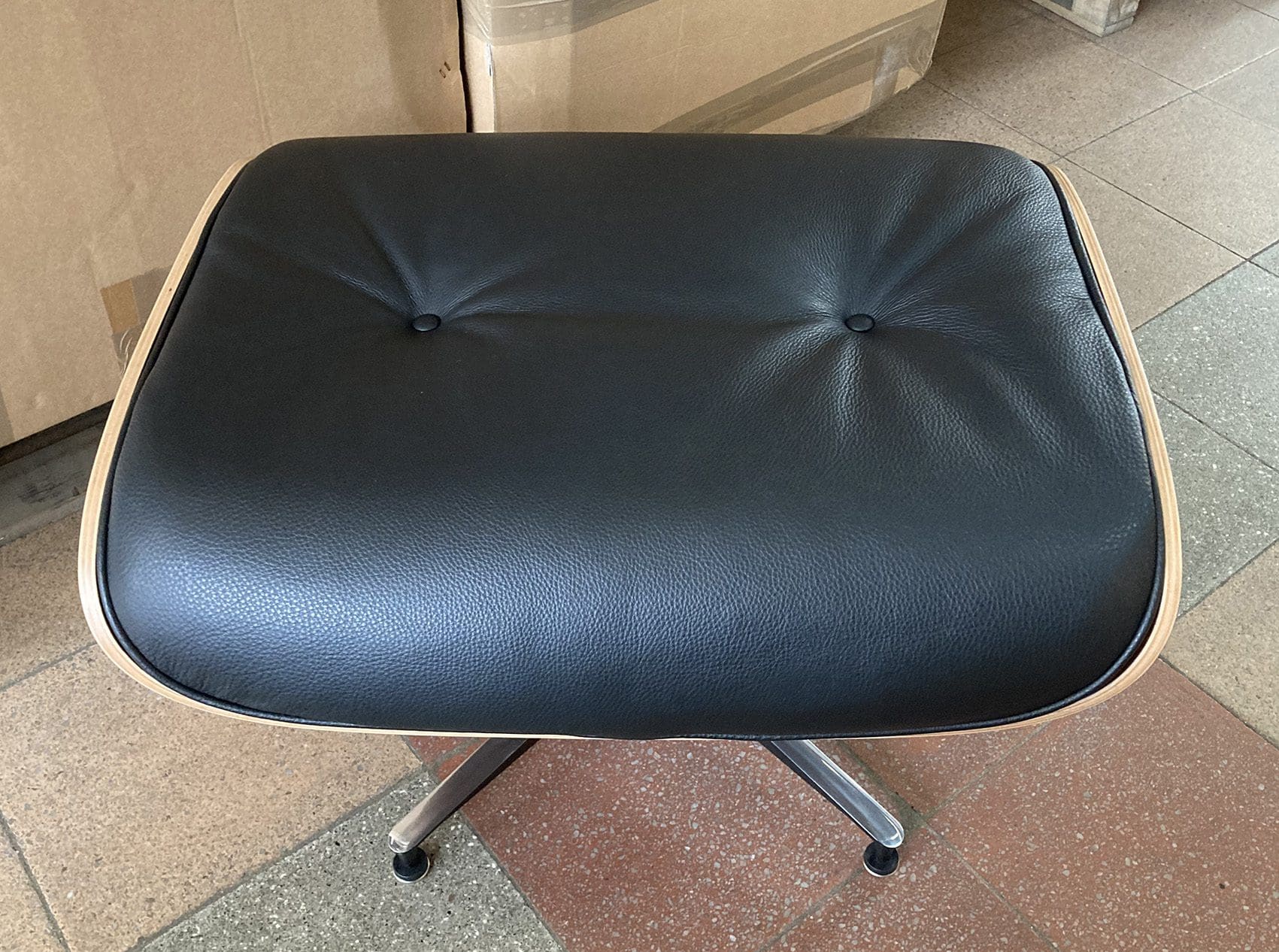 Charles Eames – Lounge chair occasion et son ottoman cuir noir