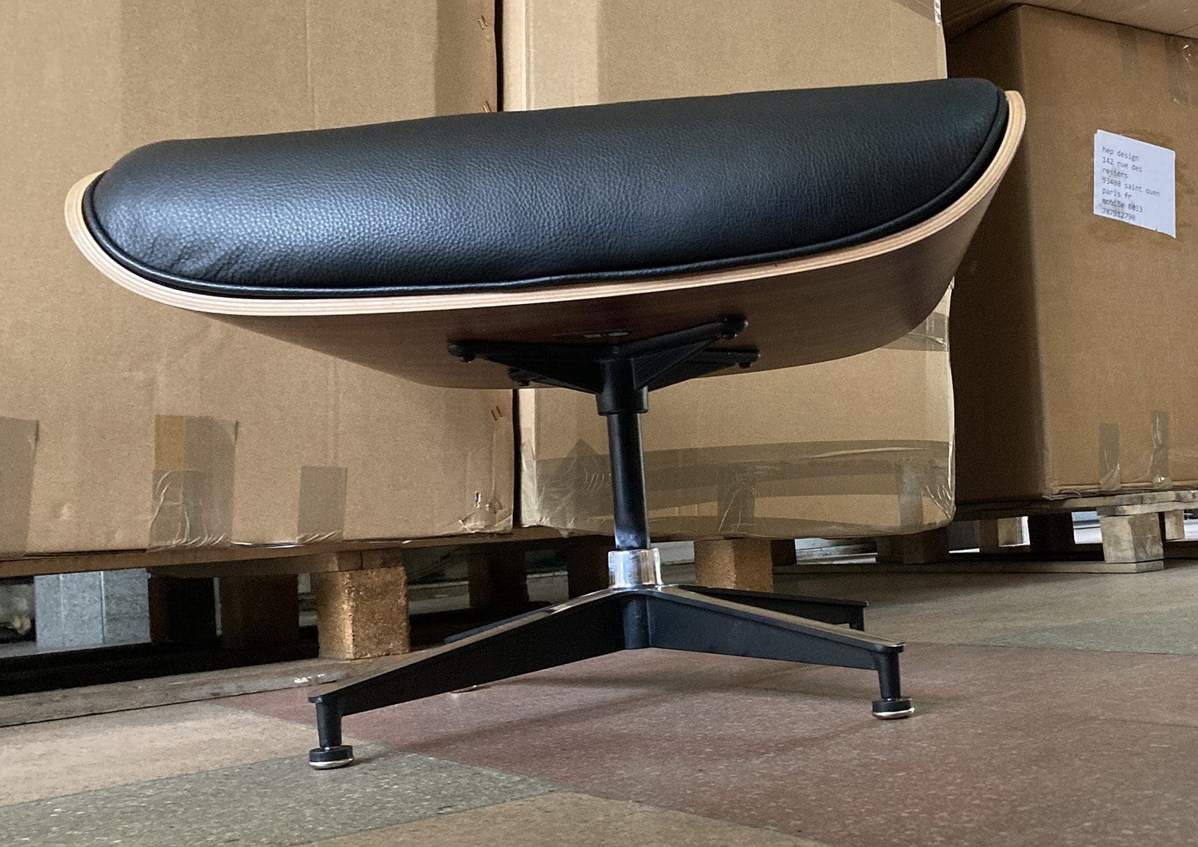 Charles Eames – Lounge chair occasion et son ottoman cuir noir
