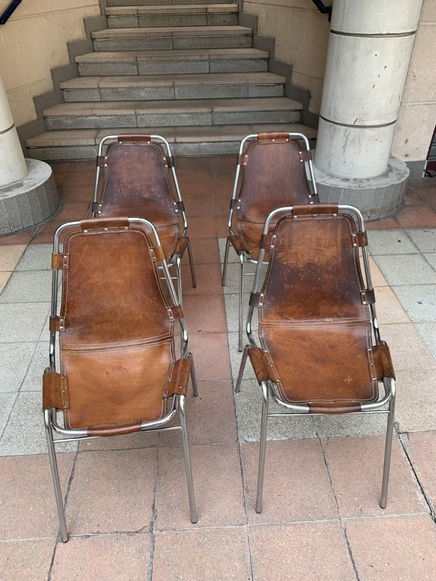 Charlotte PERRIAND – 4 chaises Les Arcs
