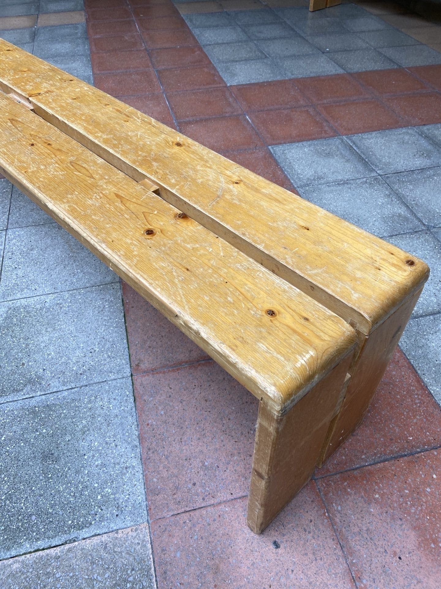 Charlotte Perriand – Banc – La station Les Arcs, Savoie
