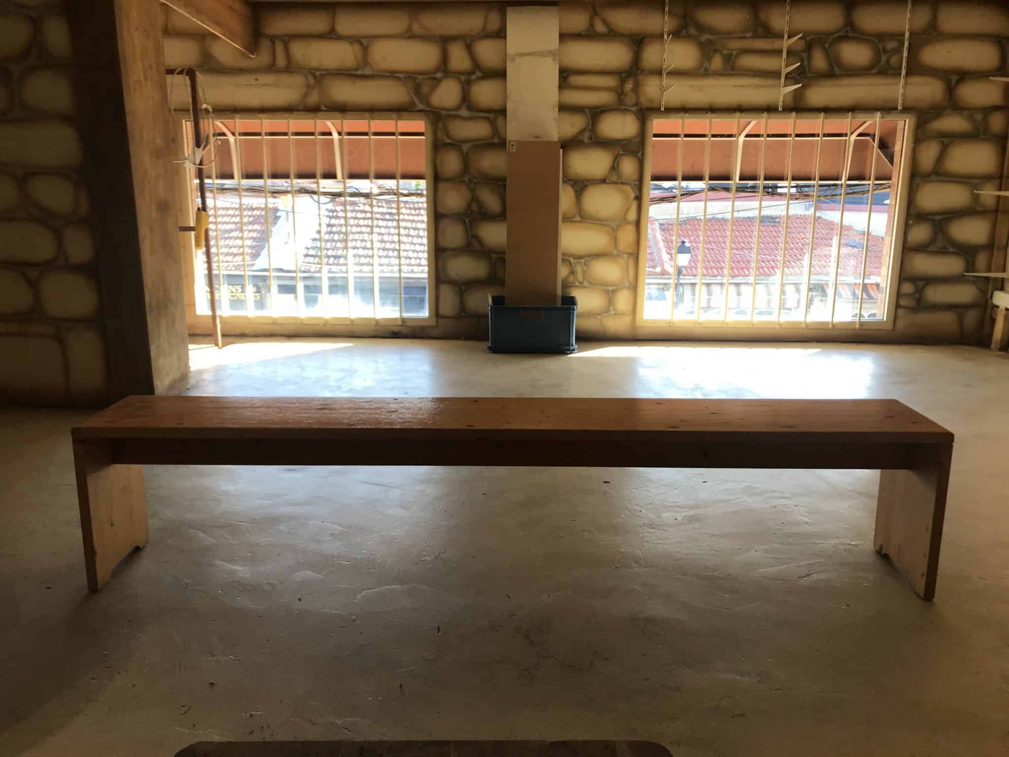 Charlotte Perriand – Banc en Pin – Les Arcs 1800