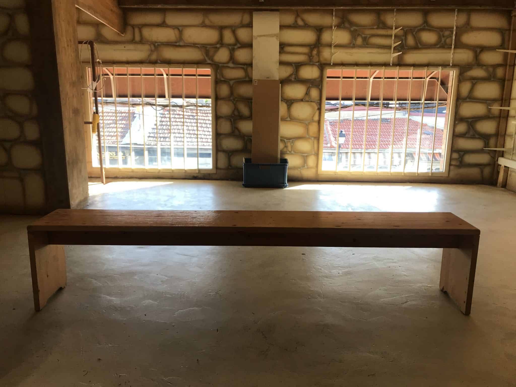 Charlotte Perriand – Banc en Pin – Les Arcs 1800