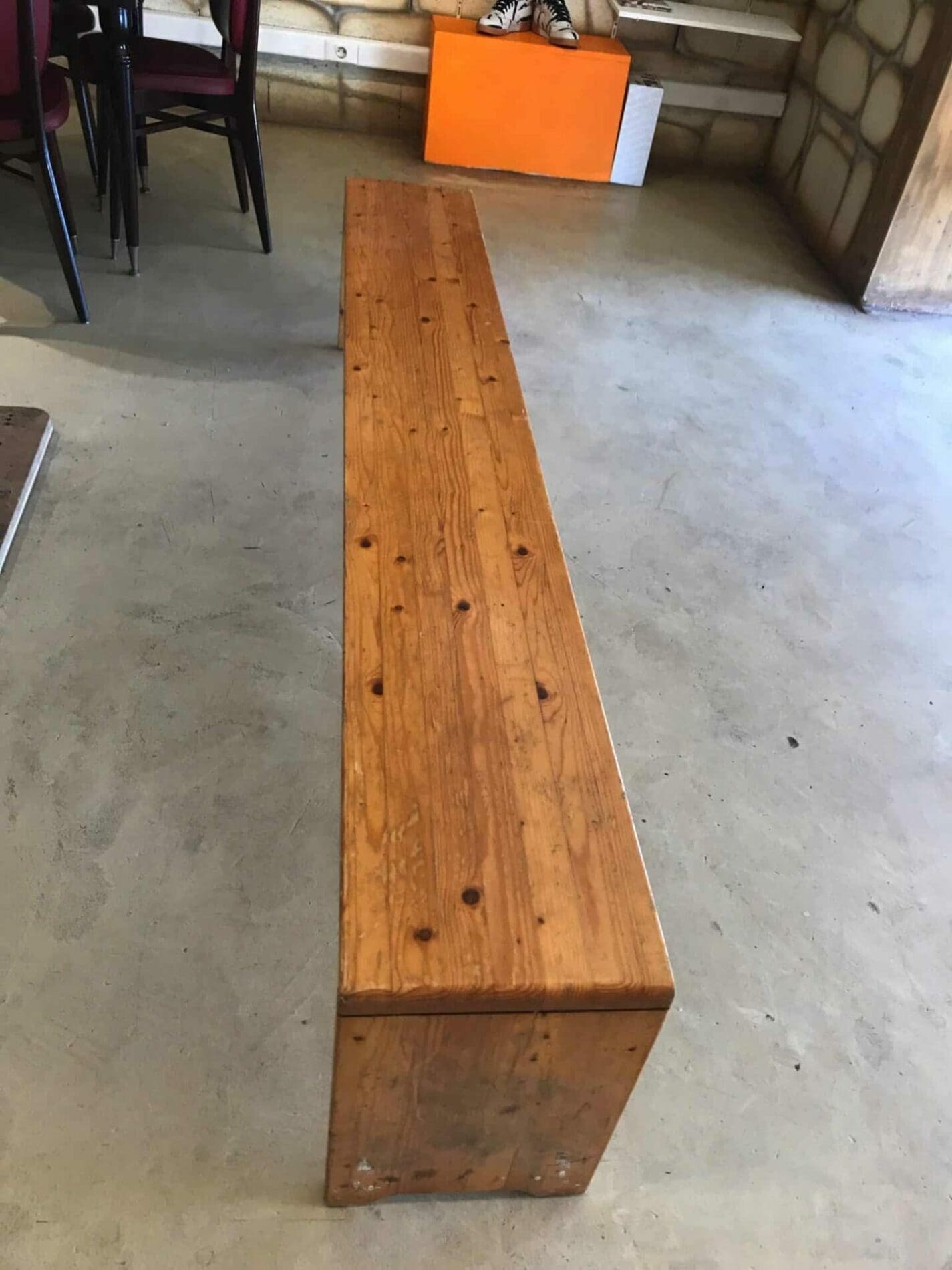 Charlotte Perriand – Banc en Pin – Les Arcs 1800