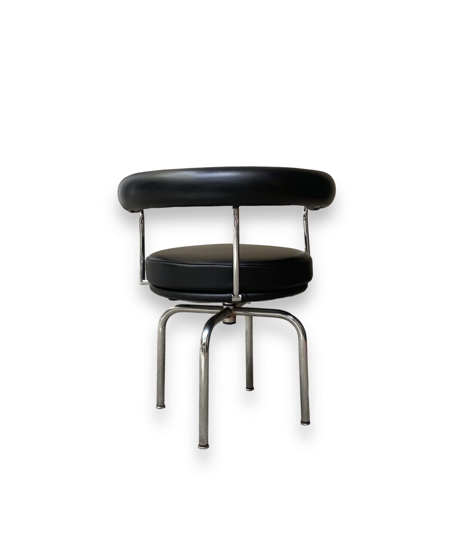 Charlotte Perriand – Chaise LC7 noire pivotante  Occasion