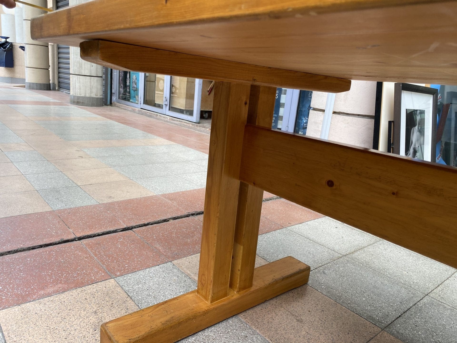 Charlotte Perriand – Table salle à manger – les arcs