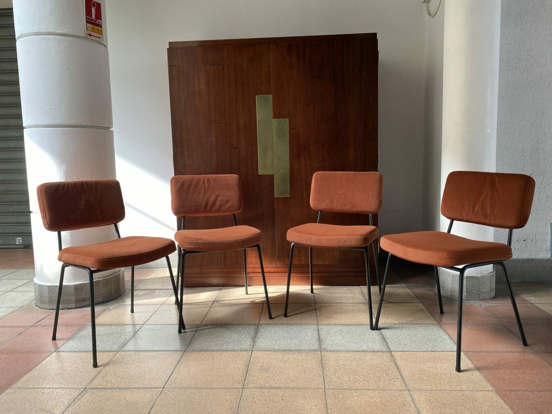 André Simard – Série de 4 chaises – Edition airborne
