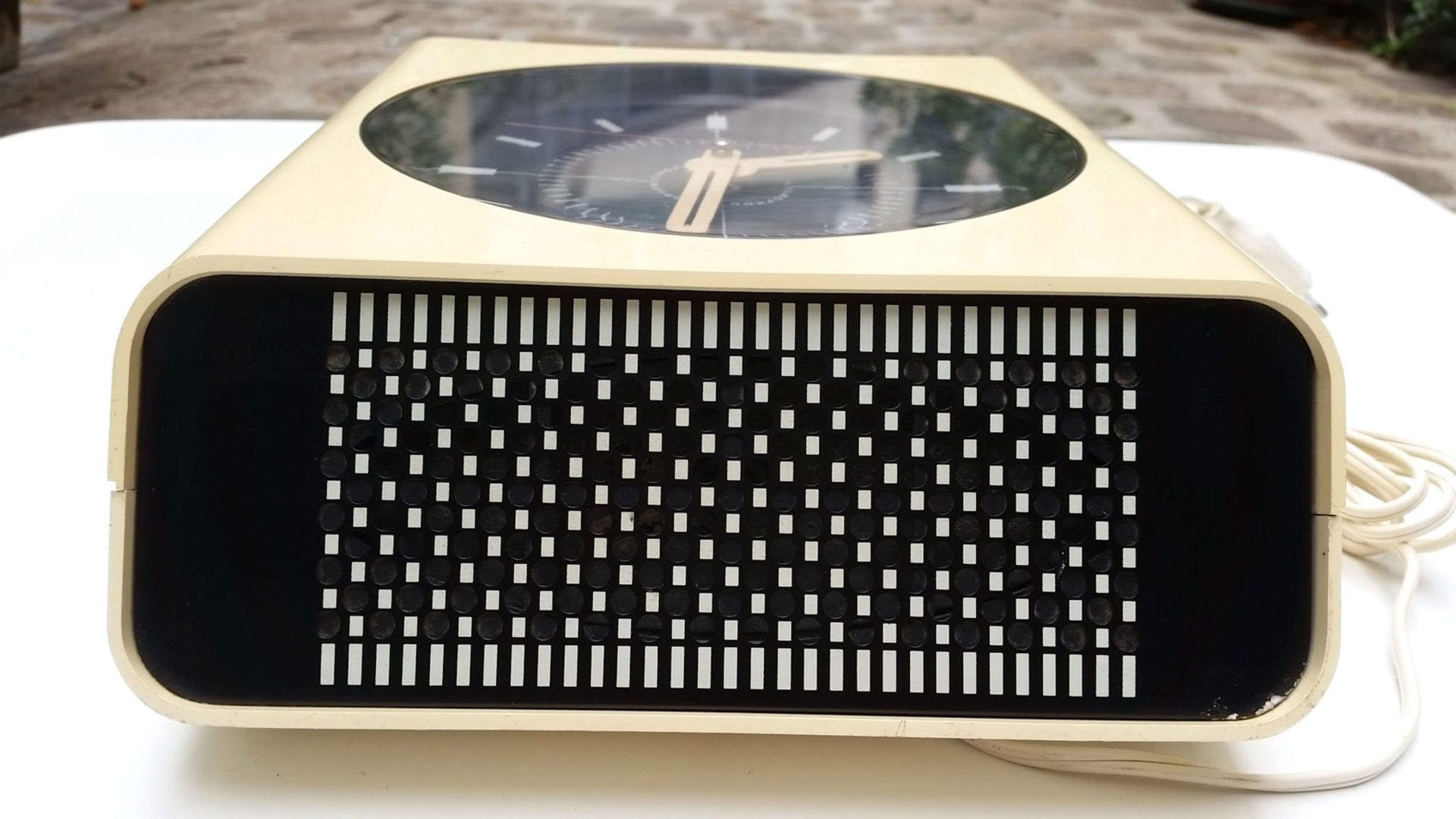 Radio/horloge Europhon H30 par Adriano Rampoldi