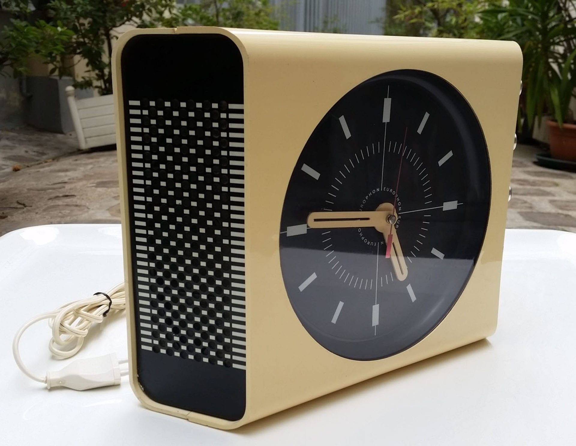 Radio/horloge Europhon H30 par Adriano Rampoldi