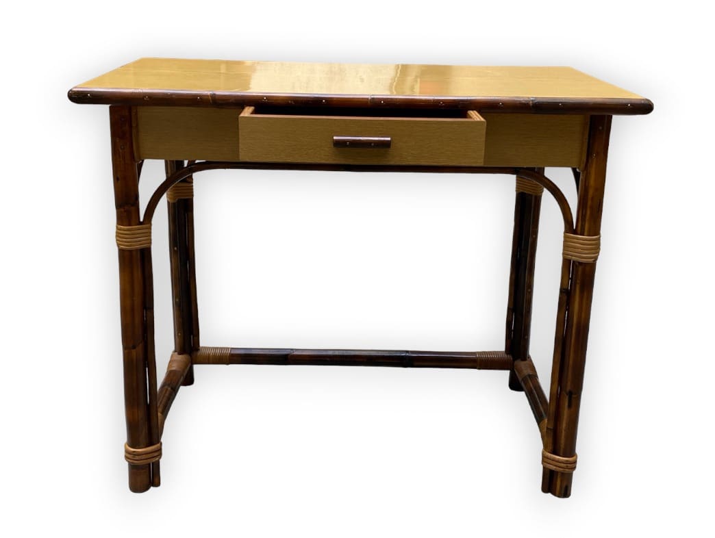 Bureau Vintage en Rotin par Adrien Audoux & Frida Minet