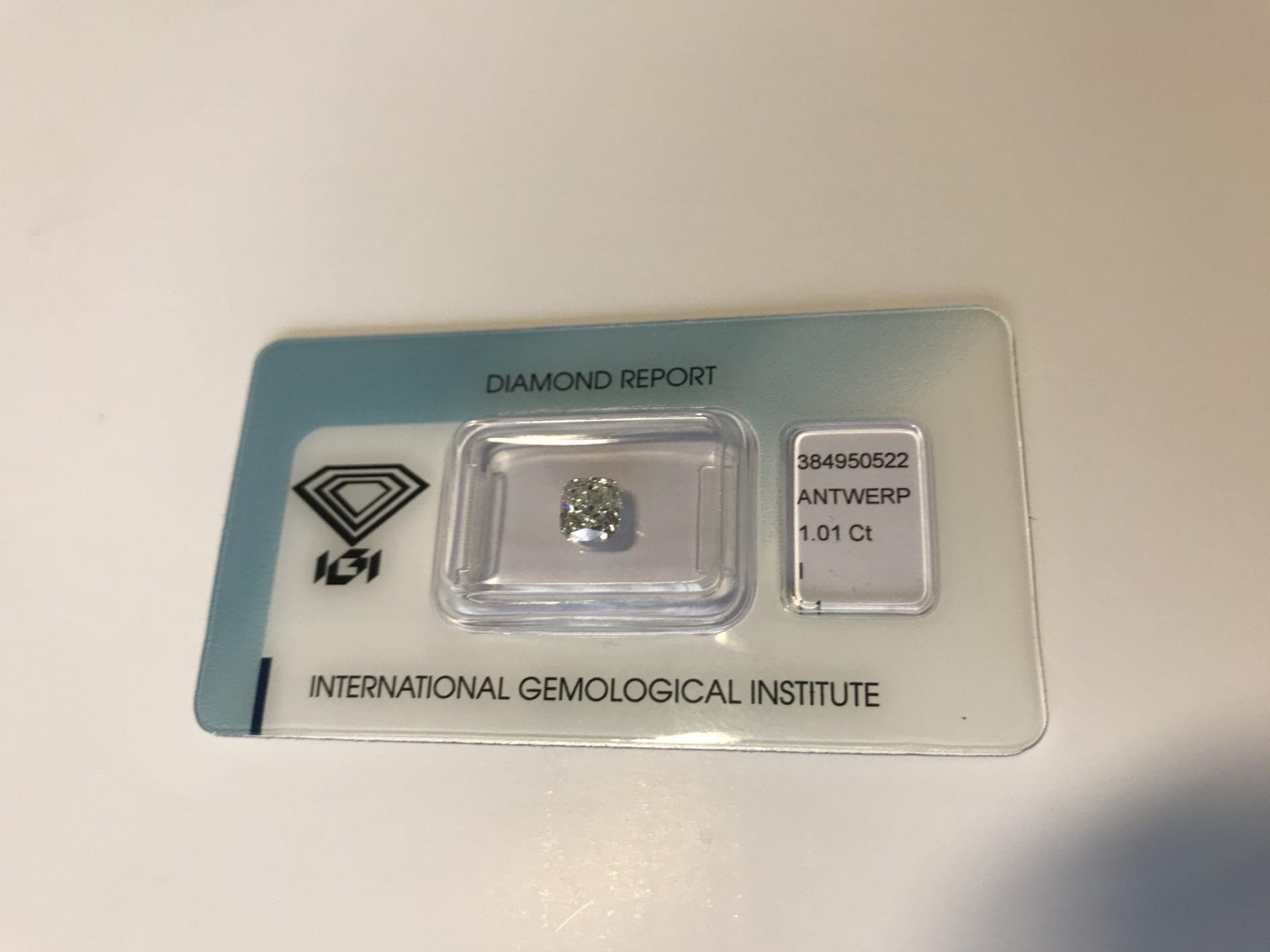 Beau diamant – 1.01 carat – papier et certificat