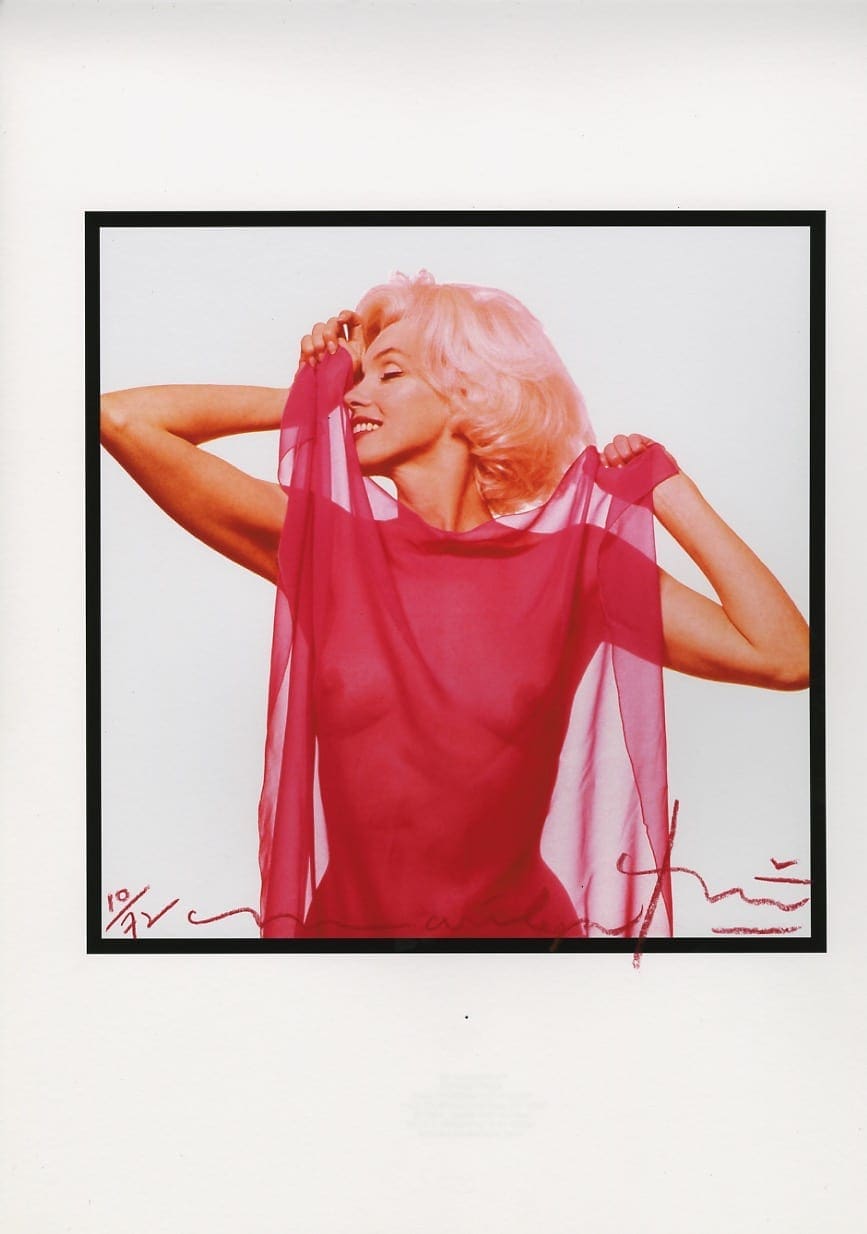 Bert Stern – Marilyn Monroe fuscia scarf profile