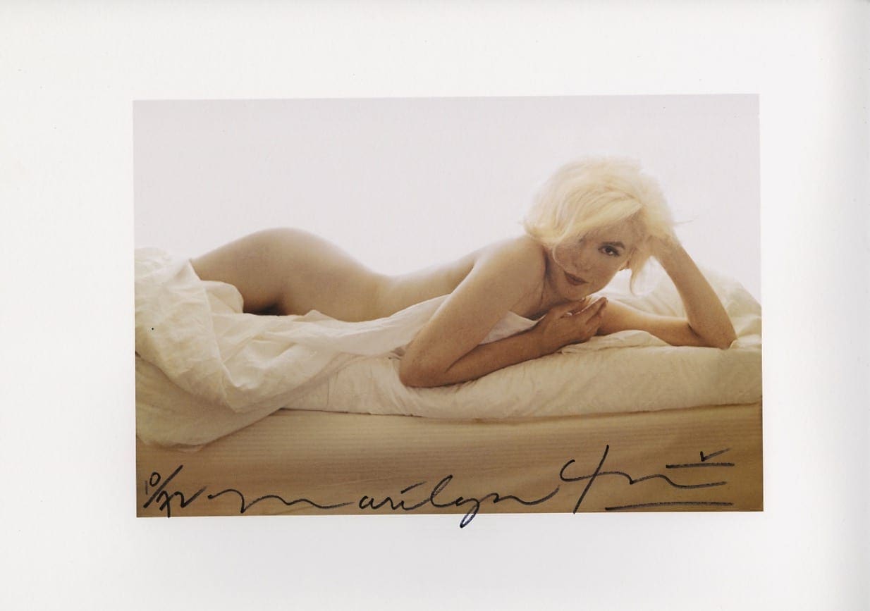 Bert Stern – Marilyn Monroe new baby on the bed