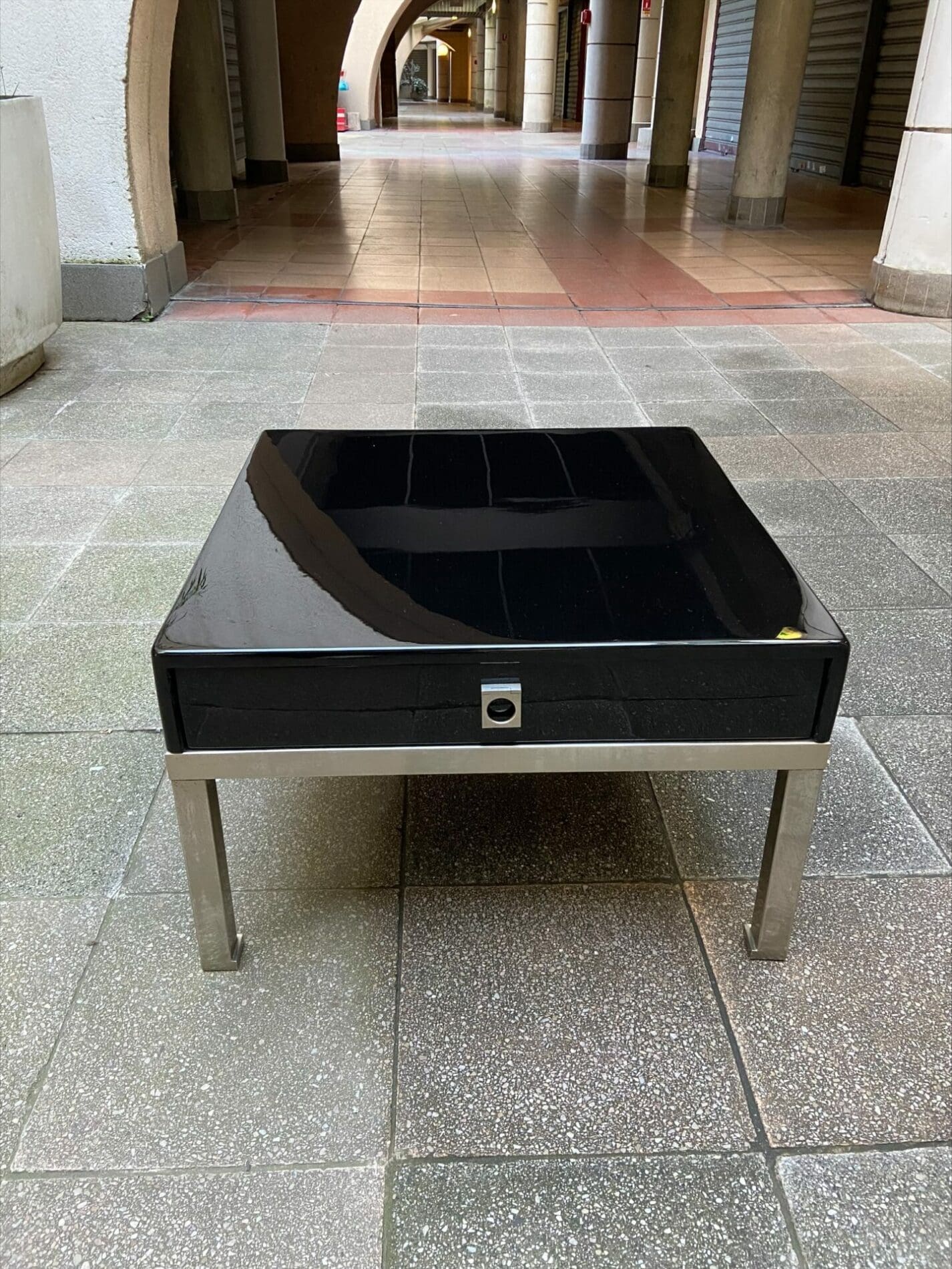 Table d’appoint par Guy Lefèvre pour Maison Jansen, circa 1970