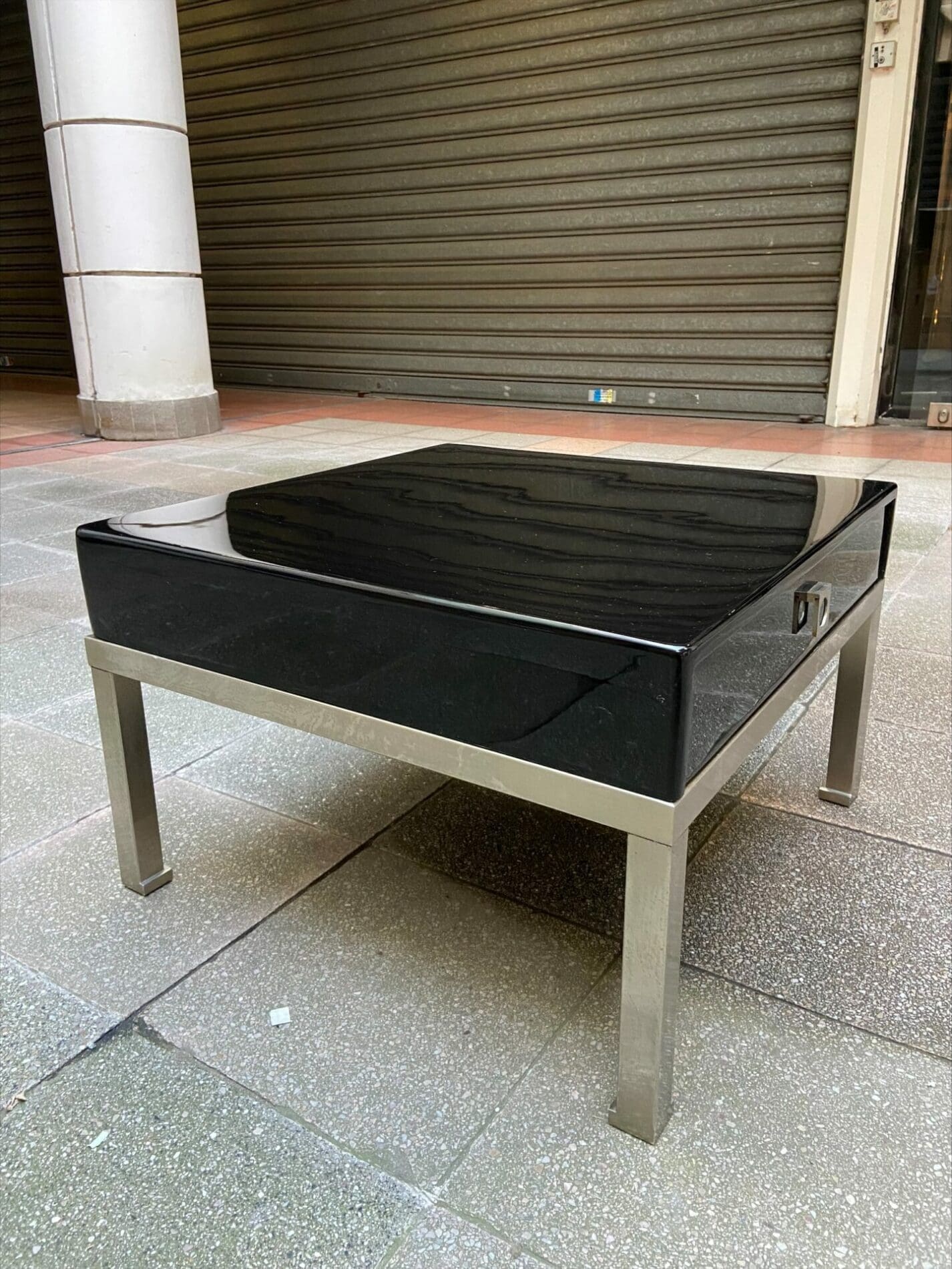 Table d’appoint par Guy Lefèvre pour Maison Jansen, circa 1970