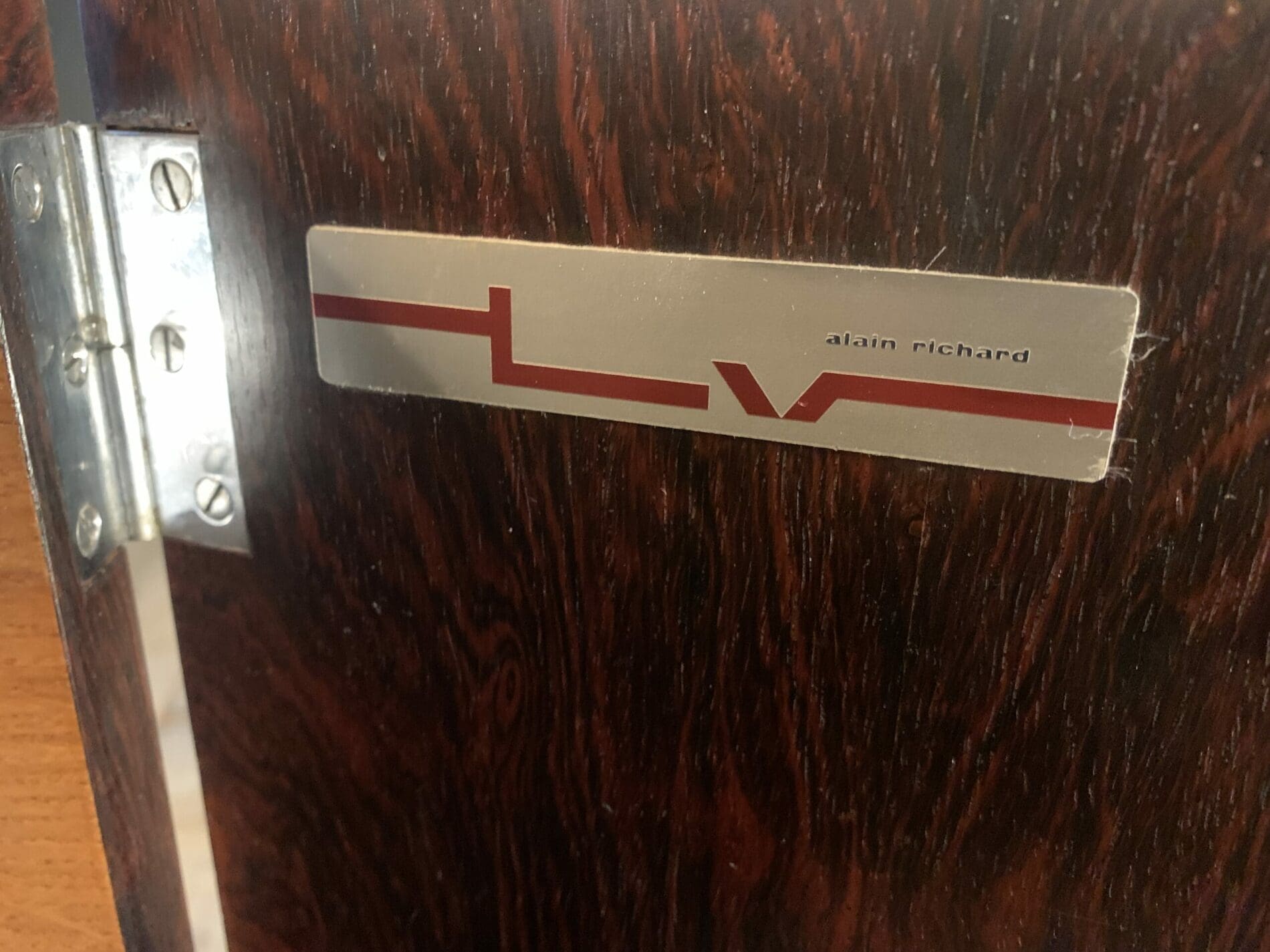 Enfilade Alain Richard modèle 800 en Palissandre de Rio – Meuble d’occasion vintage des années 60