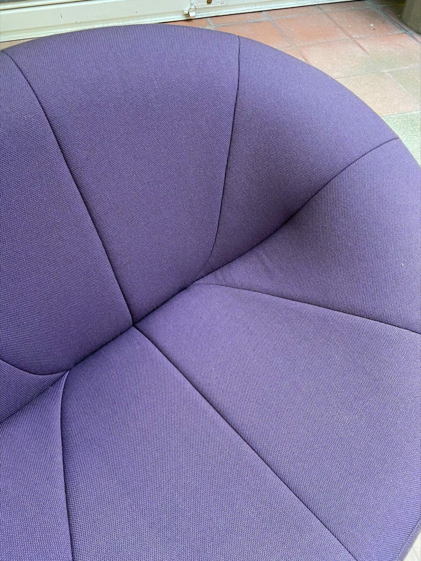Ensemble Pumpkin par Pierre Paulin en tissu violet, édition Ligne Roset (2008)
