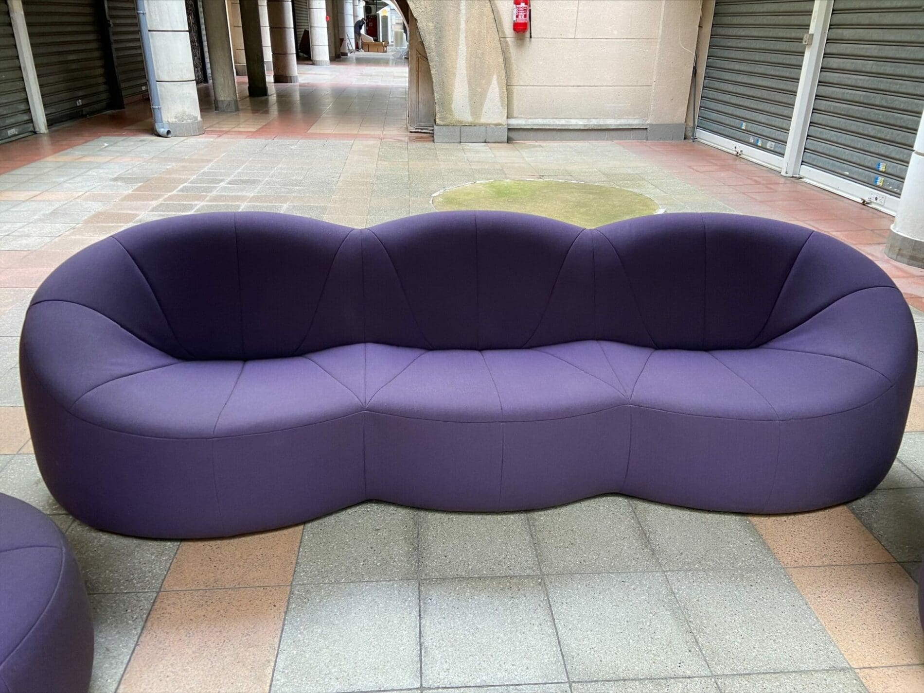 Ensemble Pumpkin par Pierre Paulin en tissu violet, édition Ligne Roset (2008)