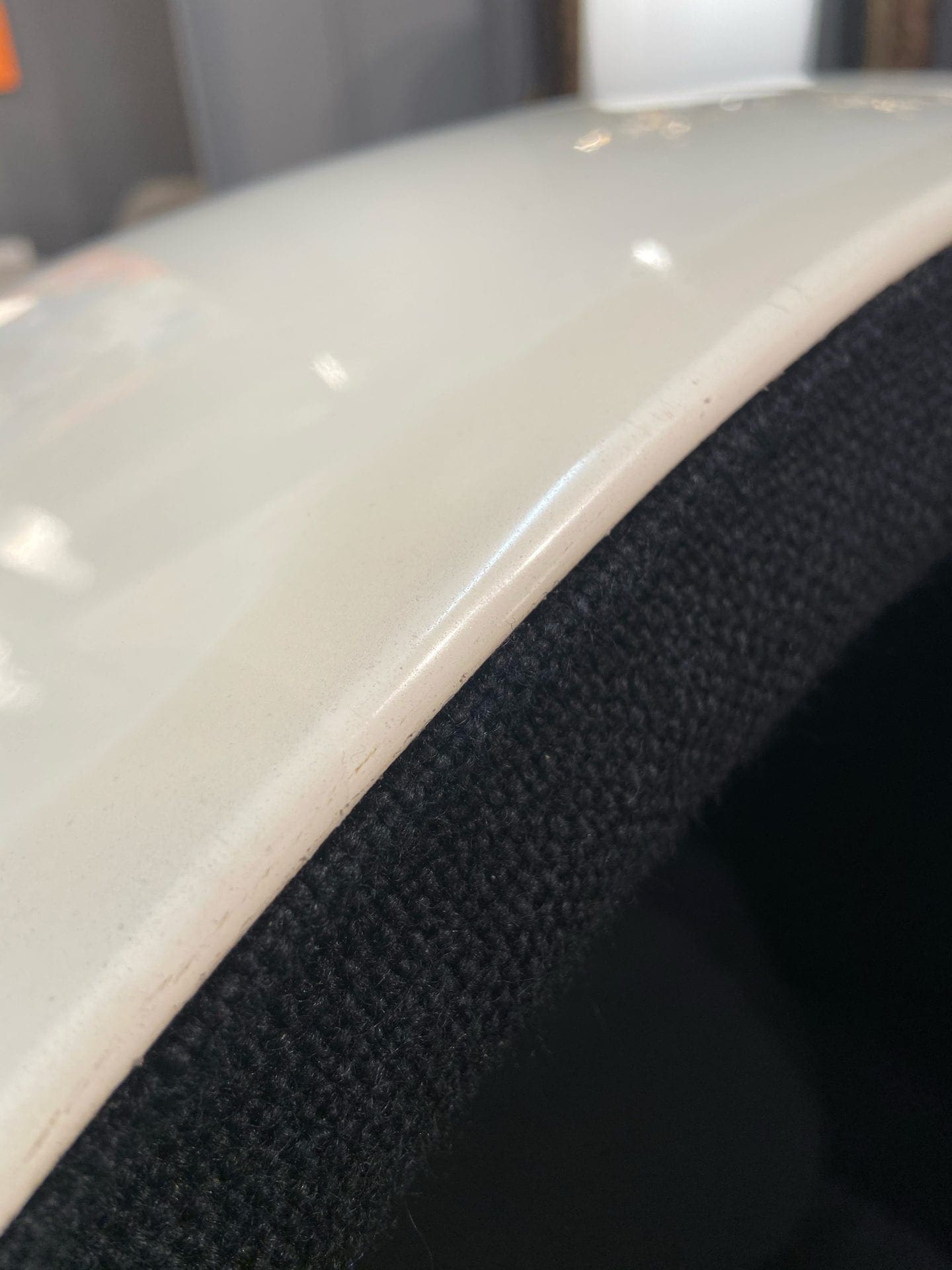 Eero Aarnio – Ball chair noir – Édition Adelta