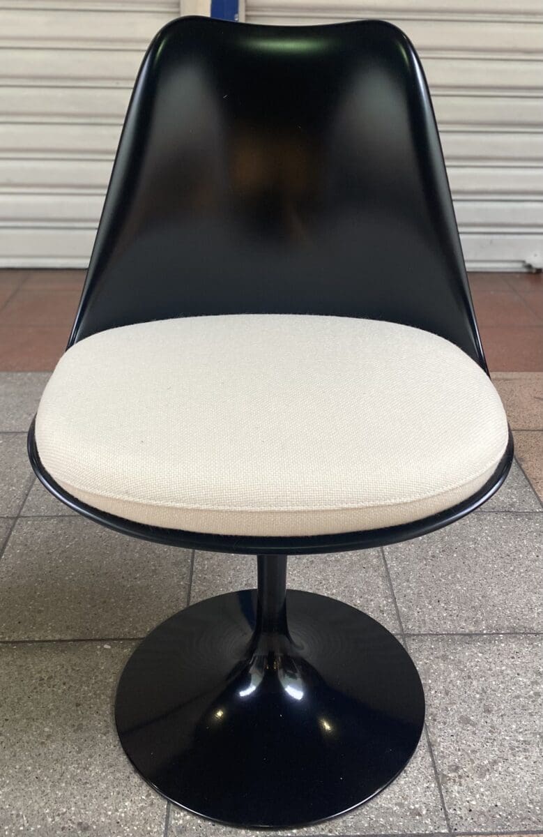 Eero Saarinen – 4 Chaises Occasion / état neuf Tulip  – Knoll International 2022