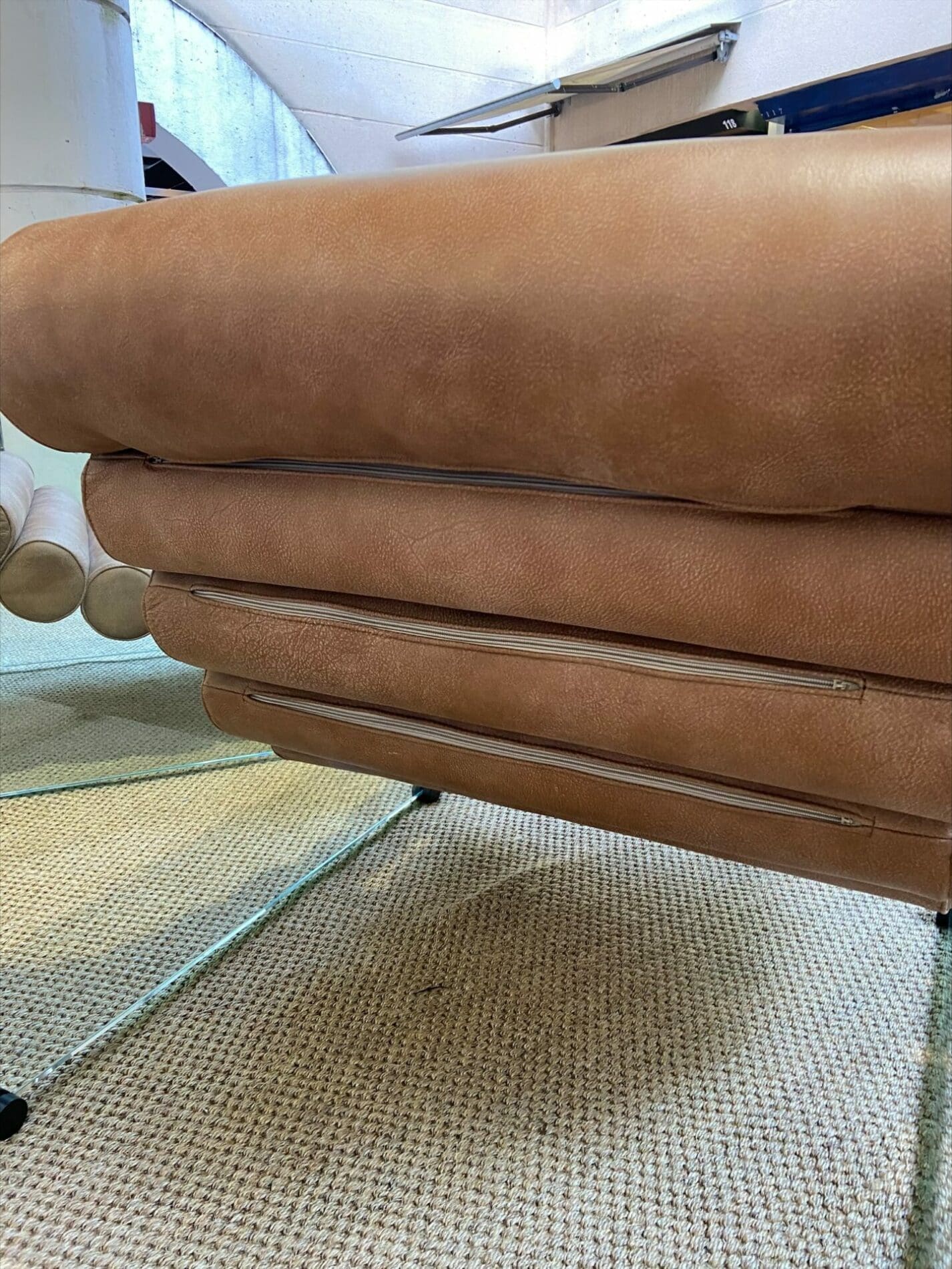 Hyaline Lounge Chair : Un Chef-d’œuvre du Design Italien des Années 70