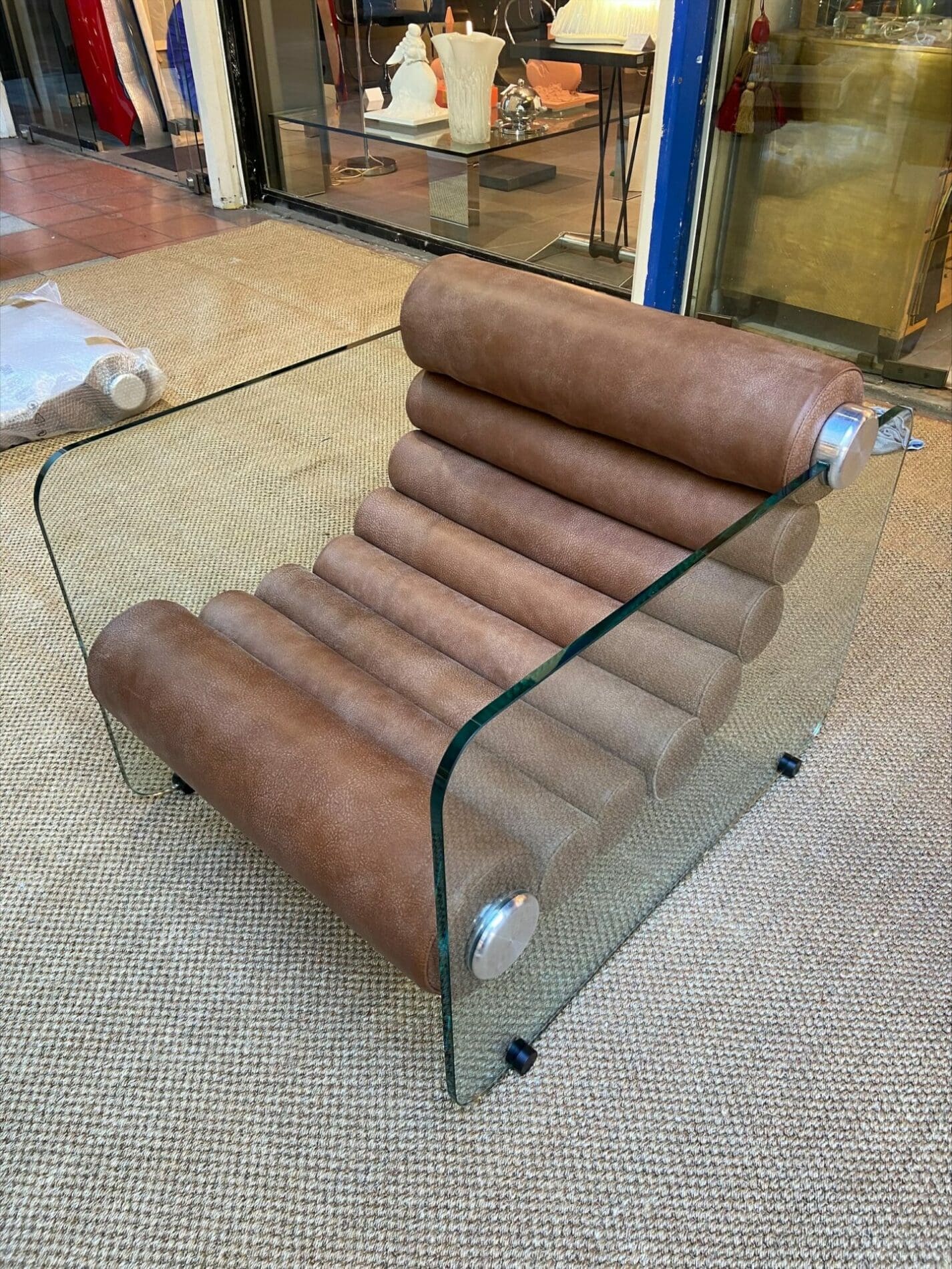 Hyaline Lounge Chair : Un Chef-d’œuvre du Design Italien des Années 70