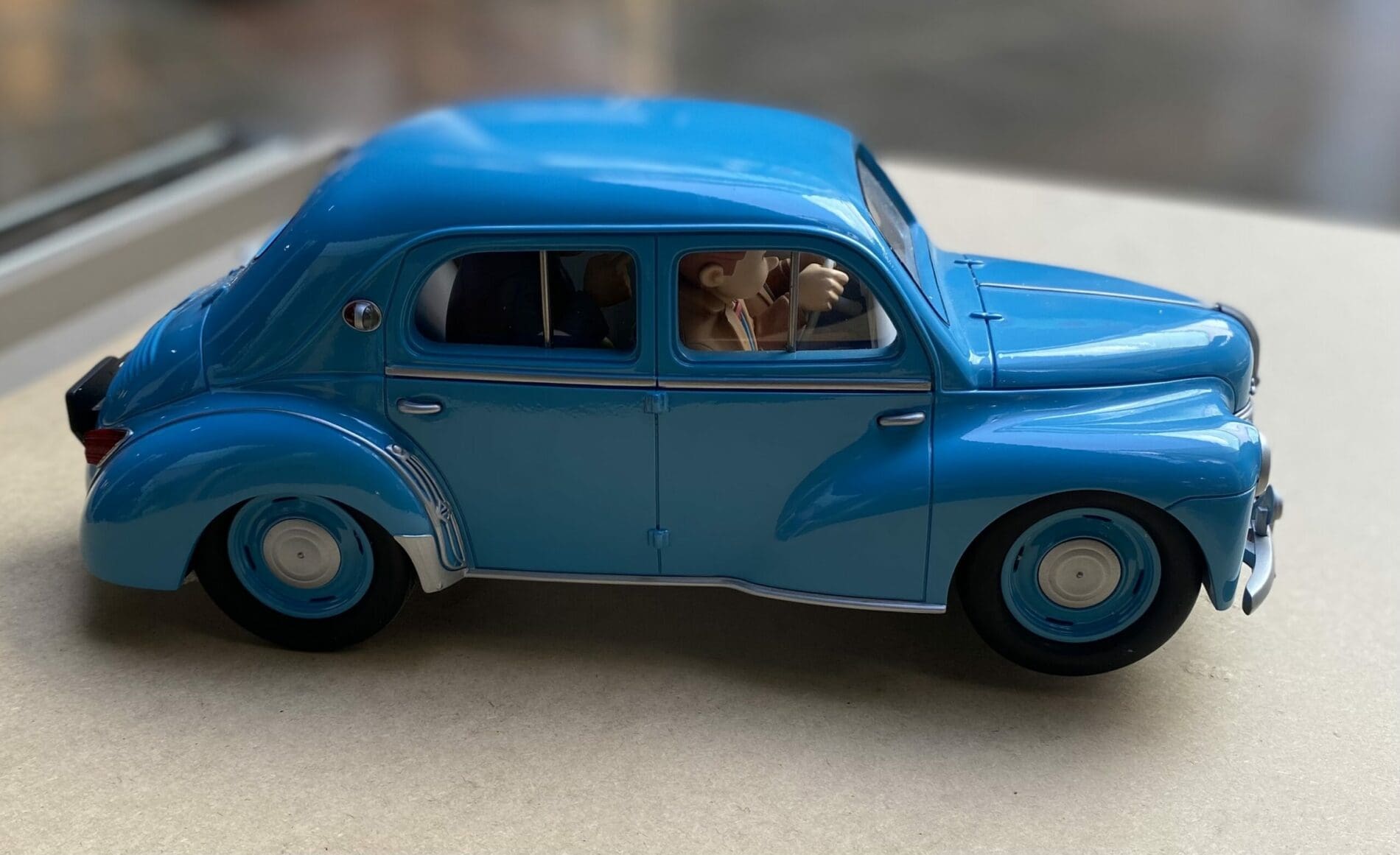 Figurine Aroutcheff Tillieux Gil Jourdan Renault 4CV 1958 (077/233)