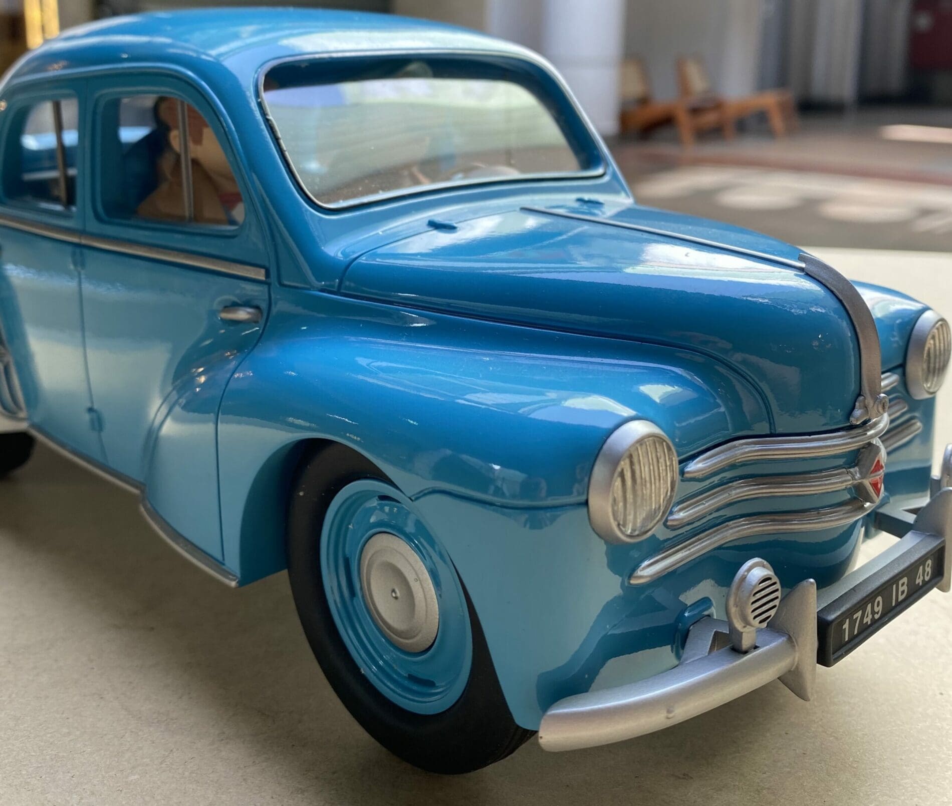 Figurine Aroutcheff Tillieux Gil Jourdan Renault 4CV 1958 (077/233)