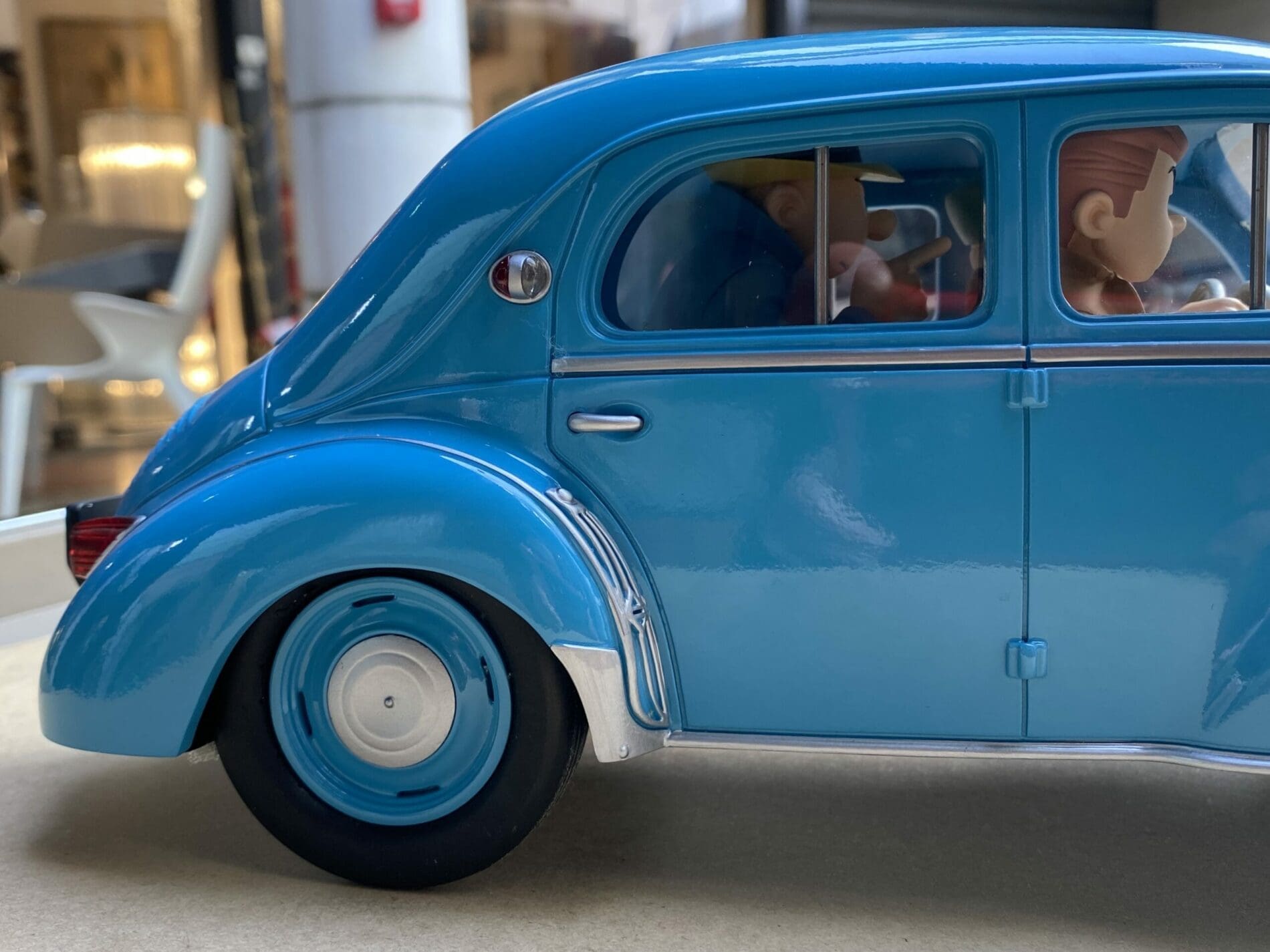 Figurine Aroutcheff Tillieux Gil Jourdan Renault 4CV 1958 (077/233)