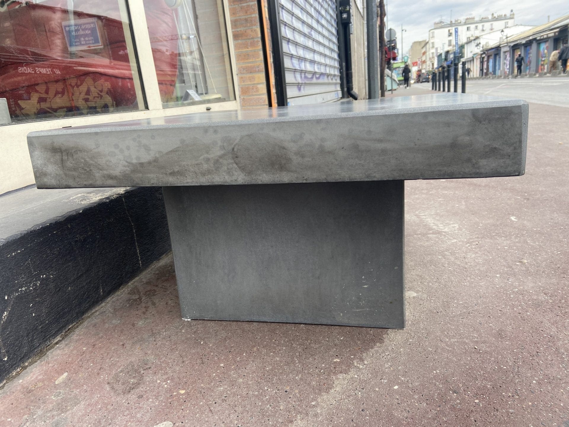 Francesco Passaniti – Table basse béton