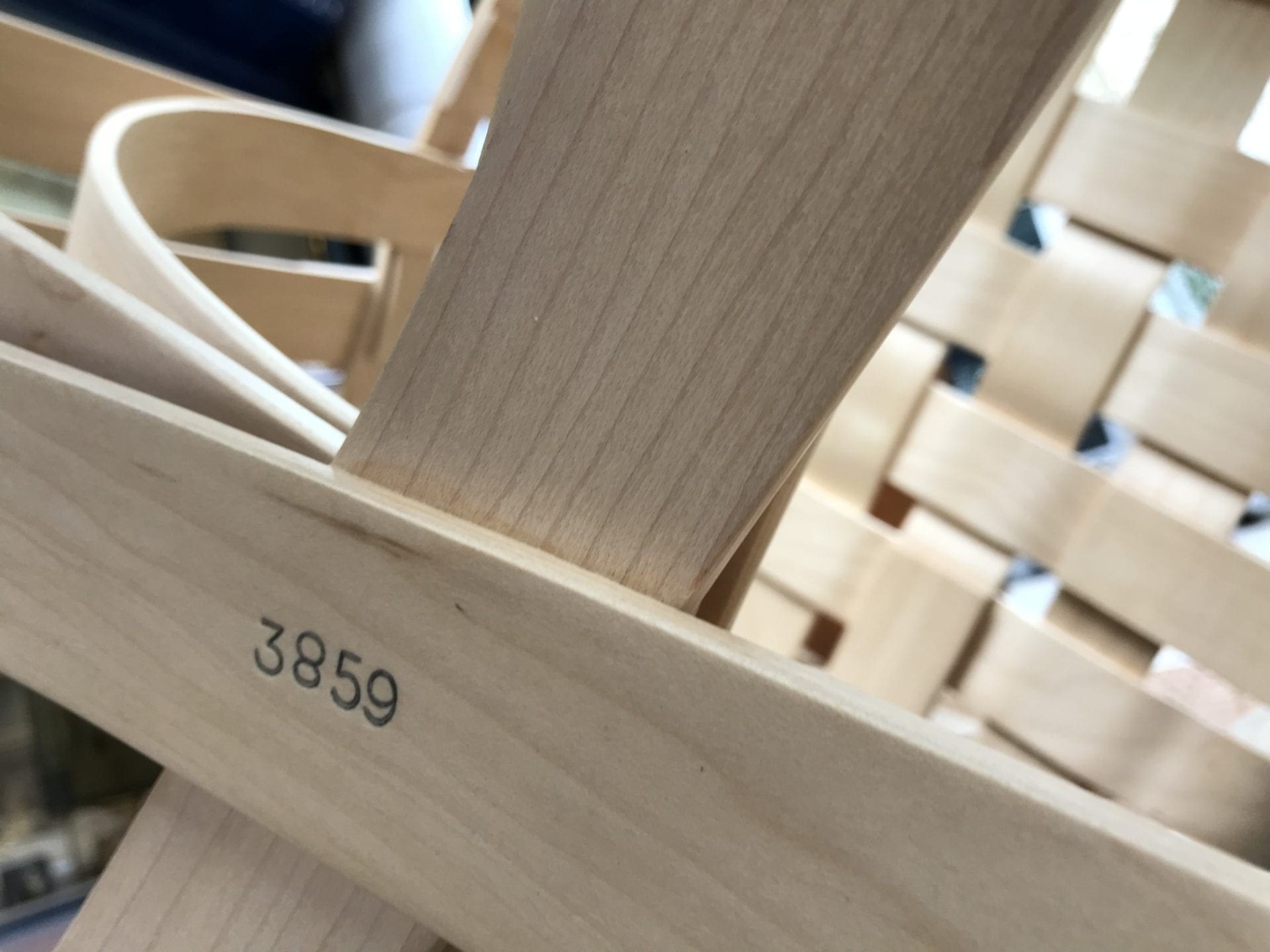 Franck Gehry – Cross Check Chair