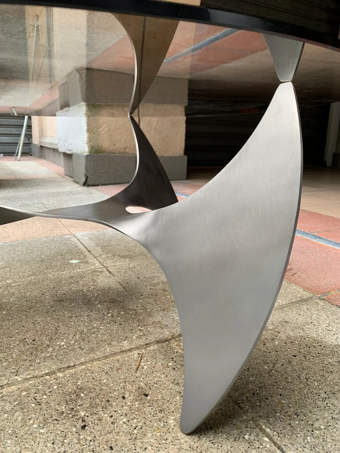 Knut Hesterberg – Table basse « Propeller » ou Hélice