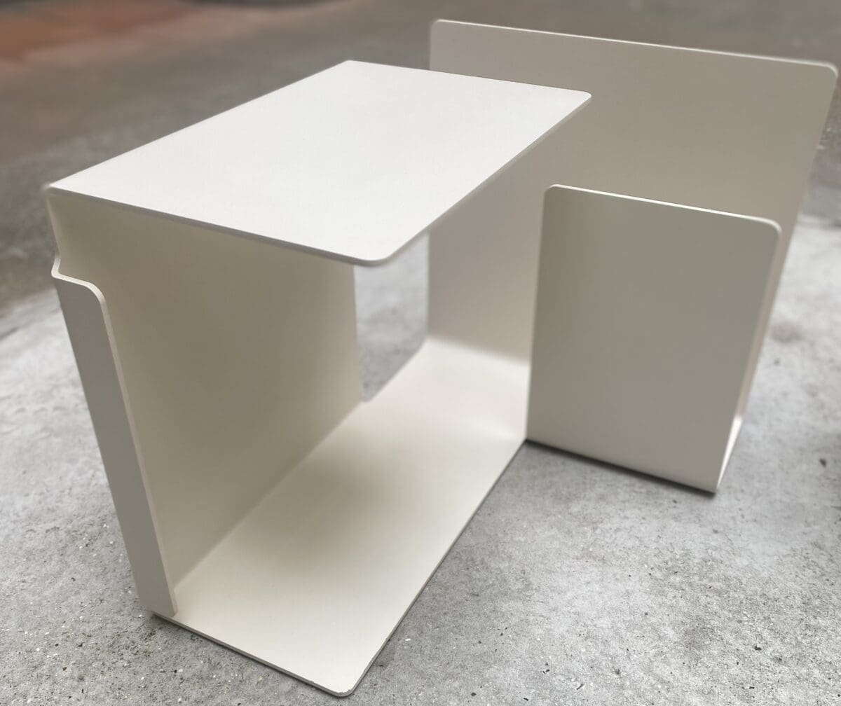 Konstantin Grcic  – paire de tables d’appoint  DIANA C  occasion