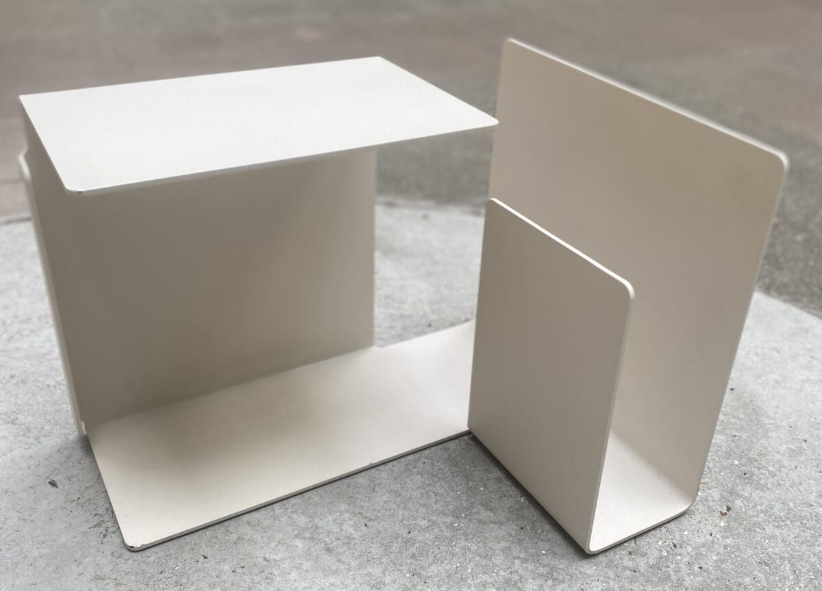 Konstantin Grcic  – paire de tables d’appoint  DIANA C  occasion