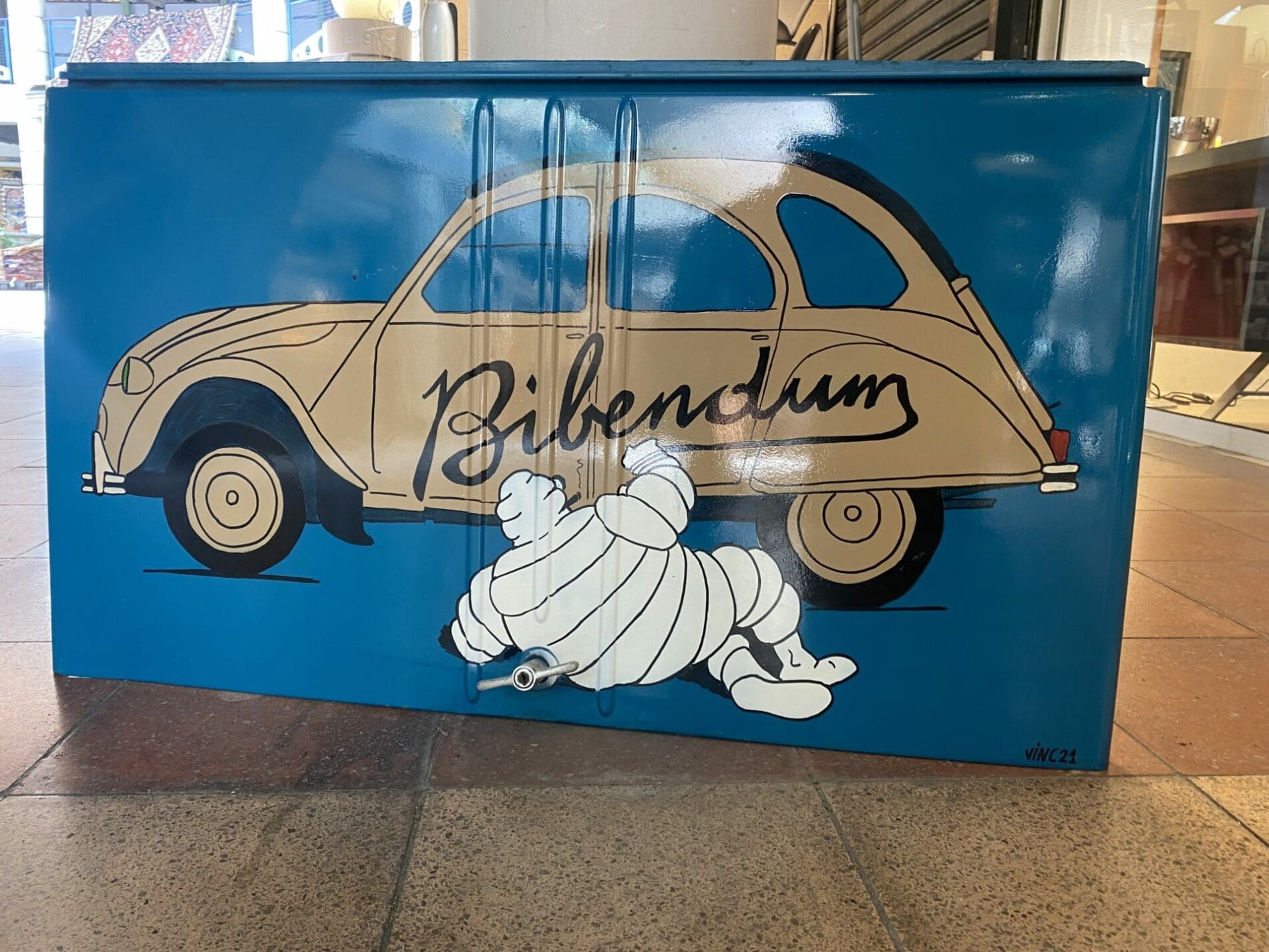 Vinc – Bibendum – Malle Arrière 2CV