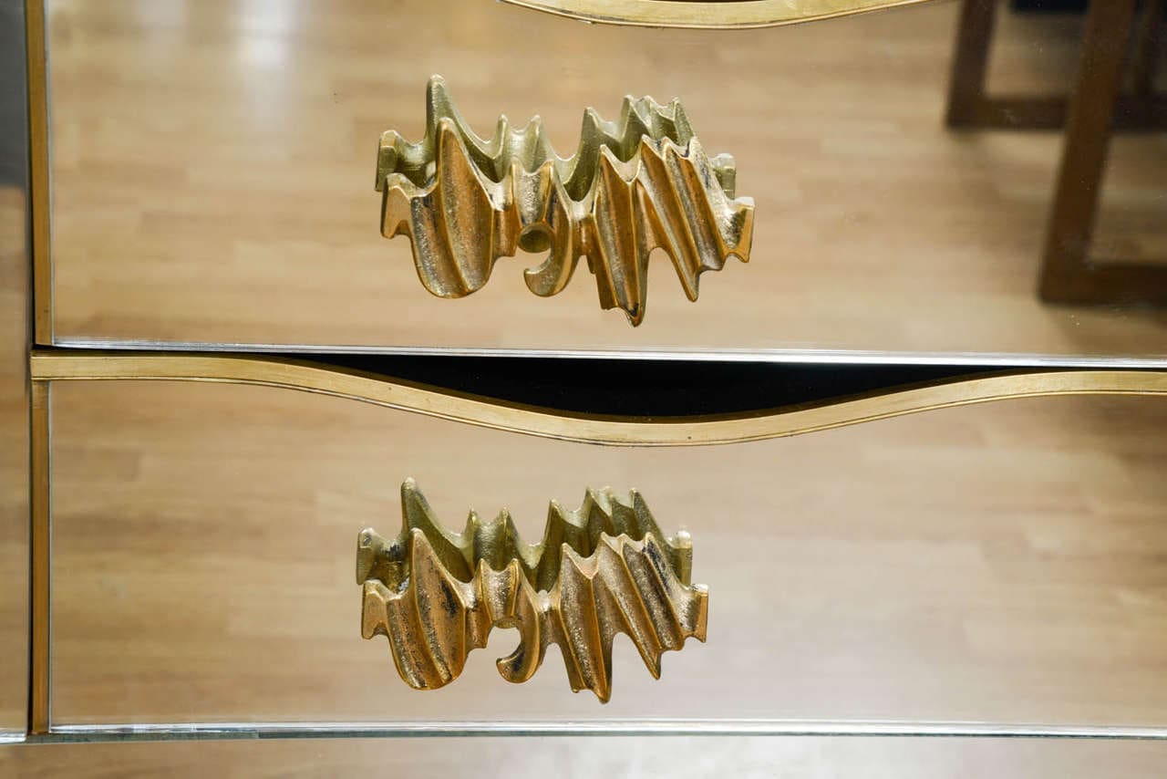 Italie – Commode recouverte de miroirs – 1969