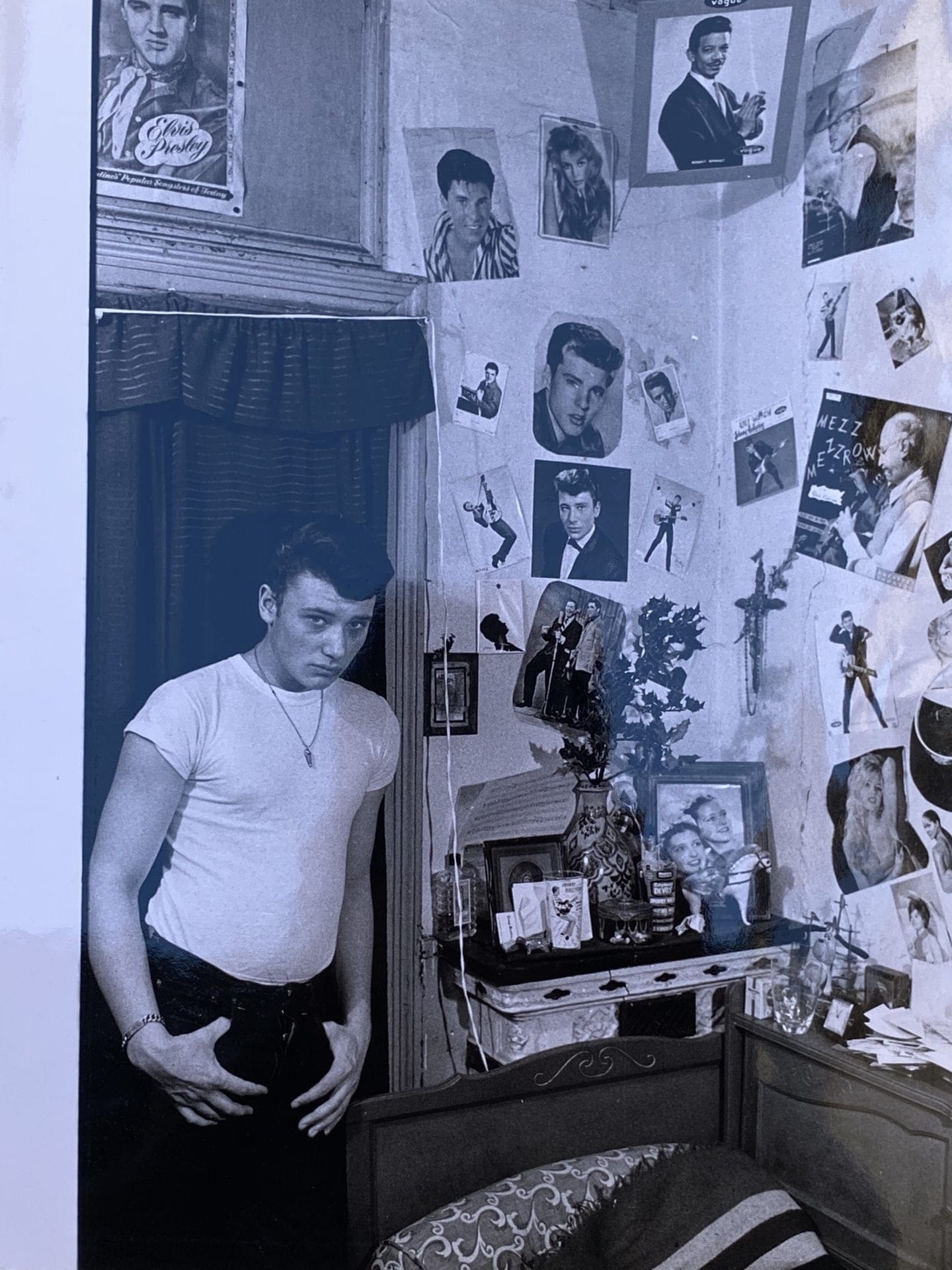 Photo de Johnny Hallyday – Dans sa chambre – 1961
