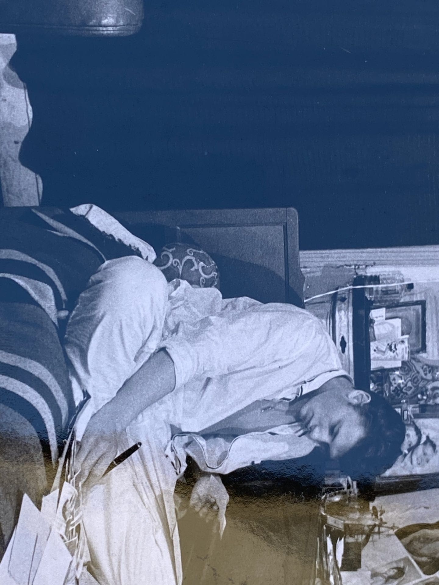 Photo de Johnny Hallyday – Dans sa chambre – 1961