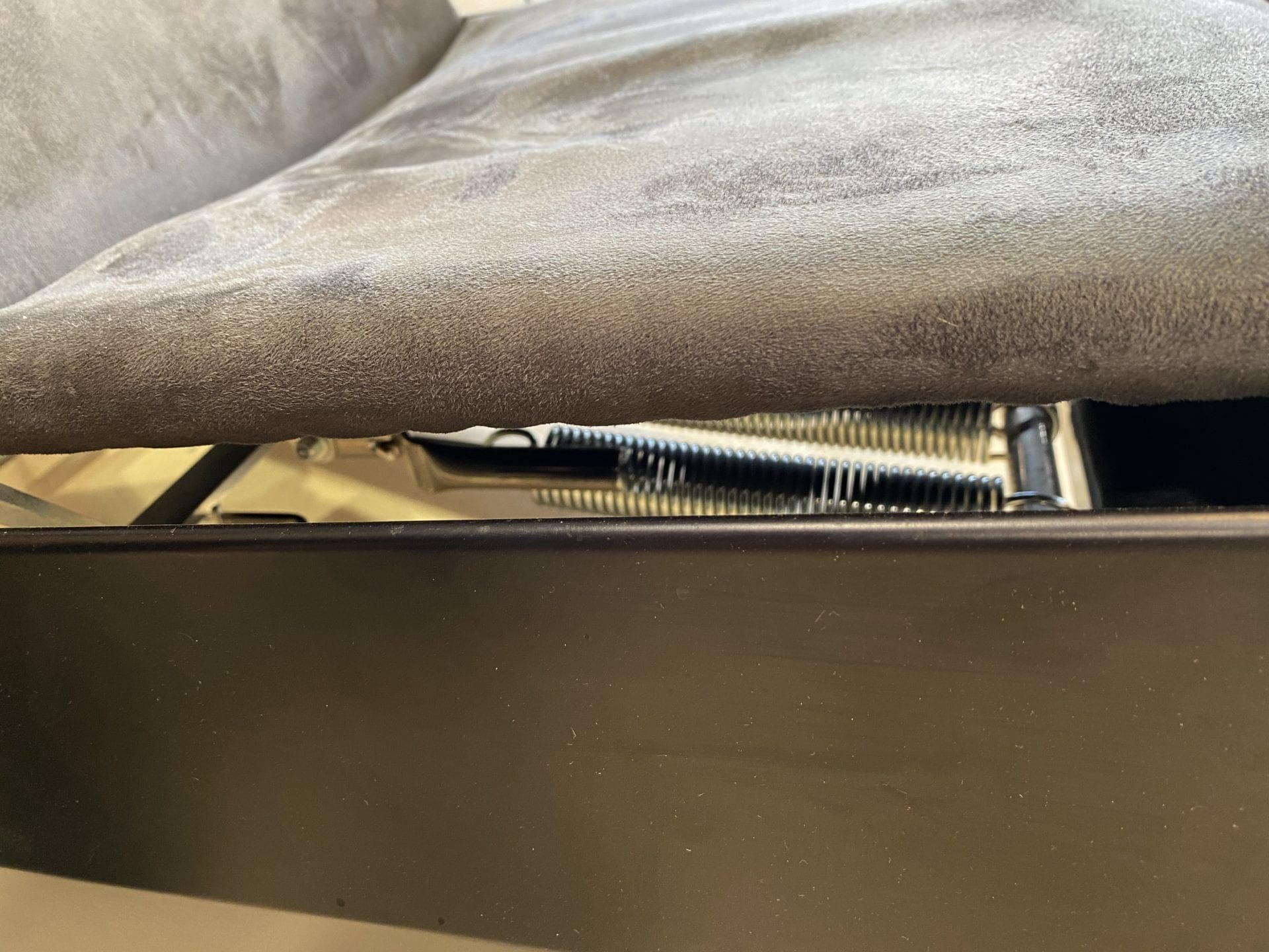 Jean Prouvé – Fauteuil Grand Repos + repose-pieds
