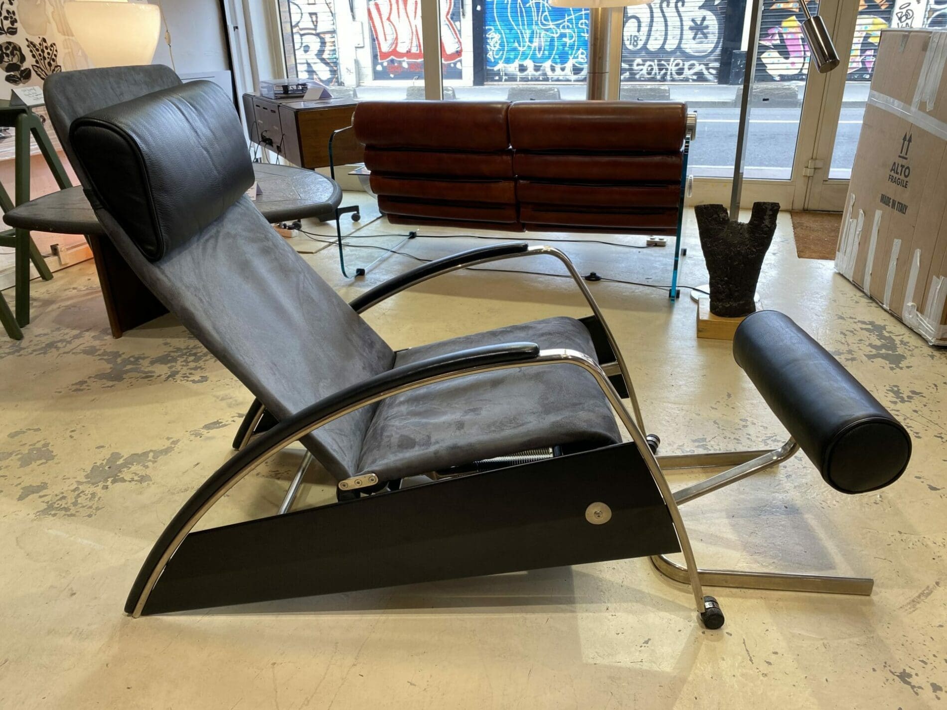 Jean Prouvé – Fauteuil Grand Repos + repose-pieds