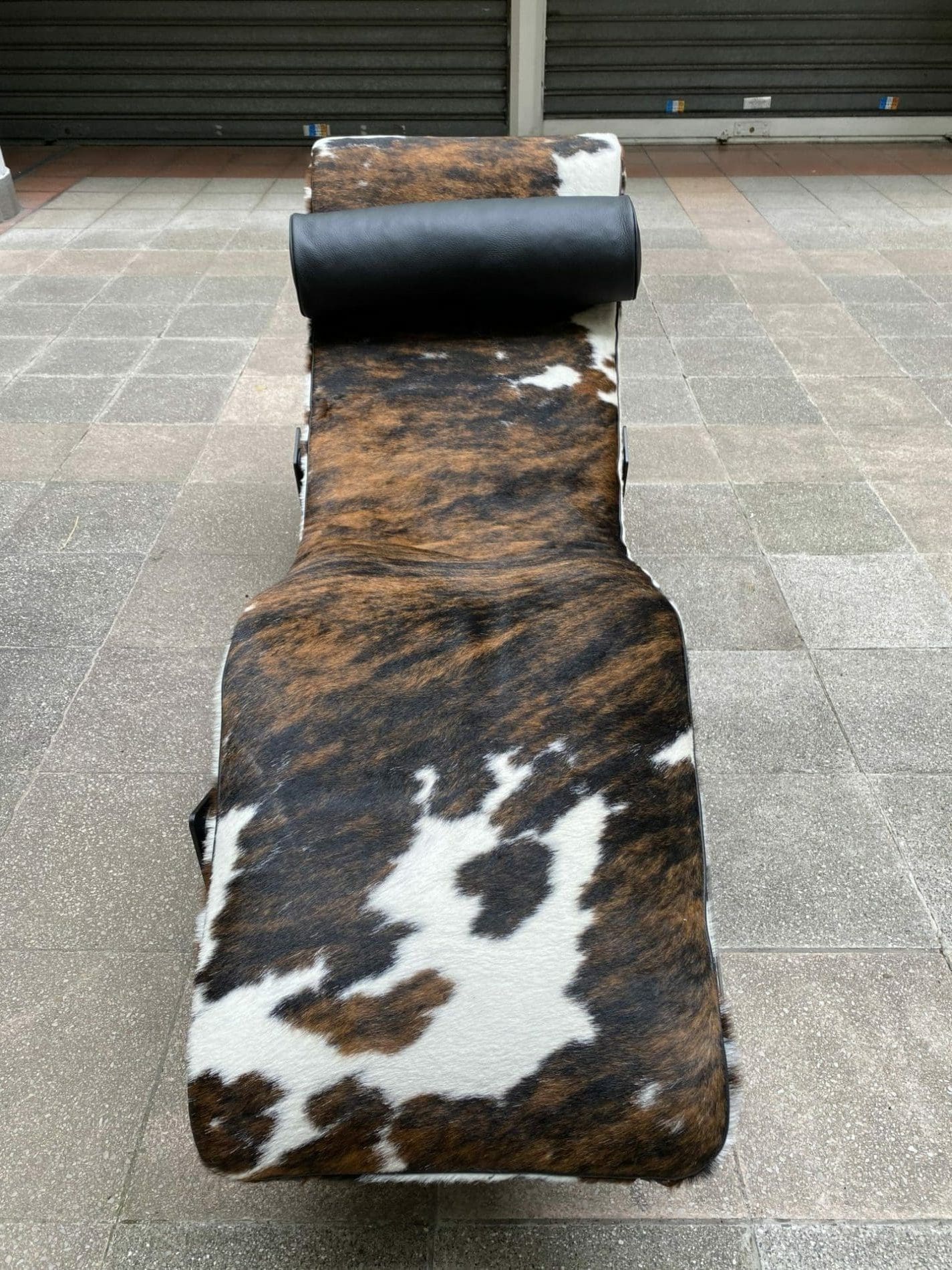 Le Corbusier / Charlotte Perriand – LC4 peau de vache