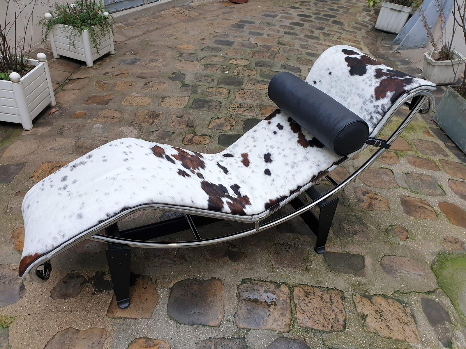 Le Corbusier / Charlotte Perriand – LC4 – Peau de Vache